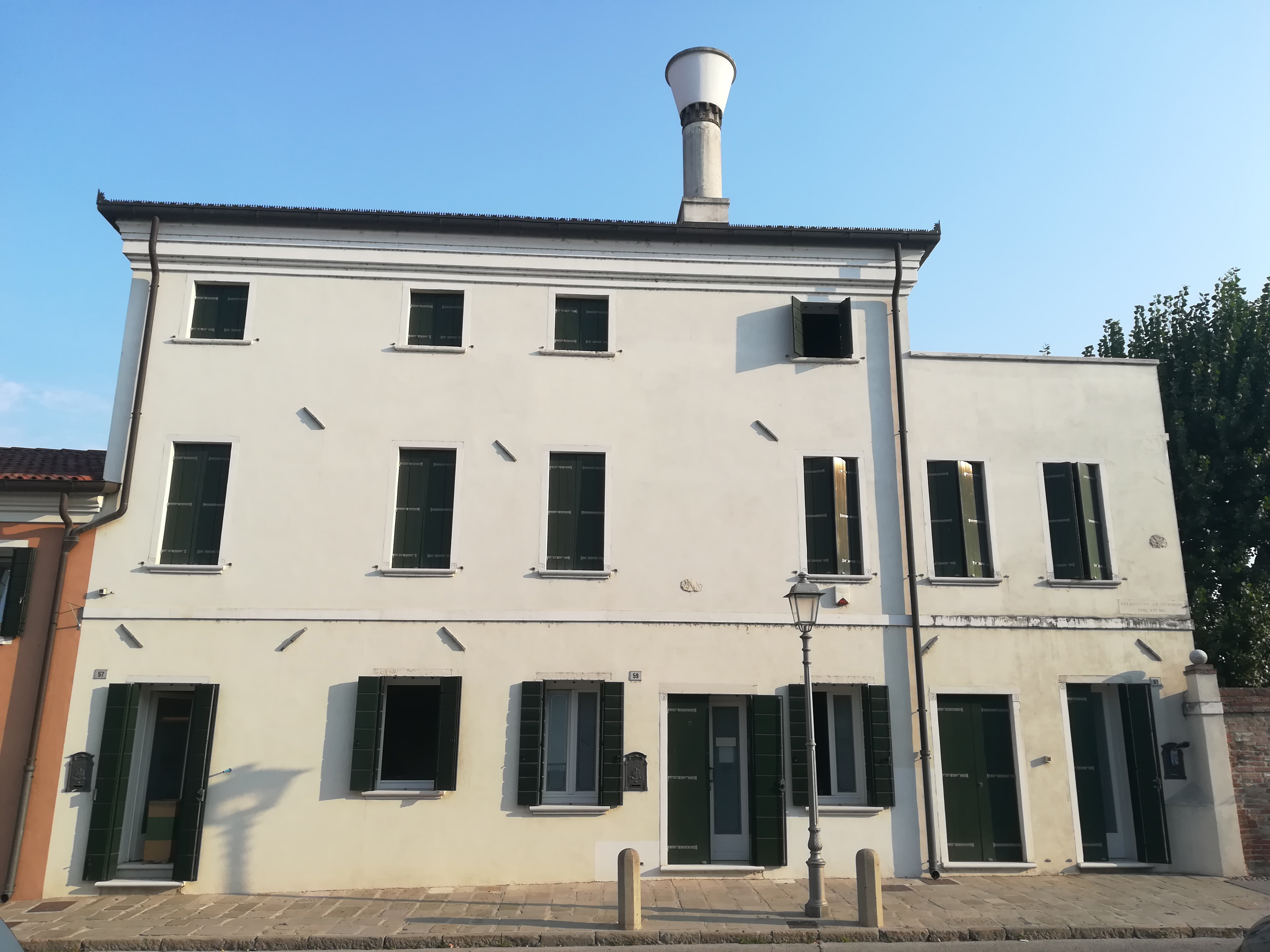 [Edificio in Via Garibaldi] (palazzo) - Dolo (VE) 
