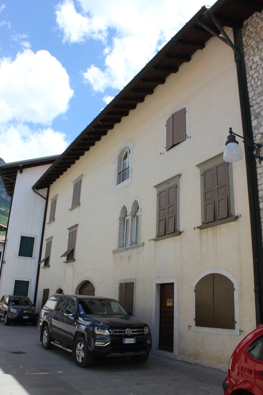 edificio di origini duecentesche (casa) - Venzone (UD)  (XIII)