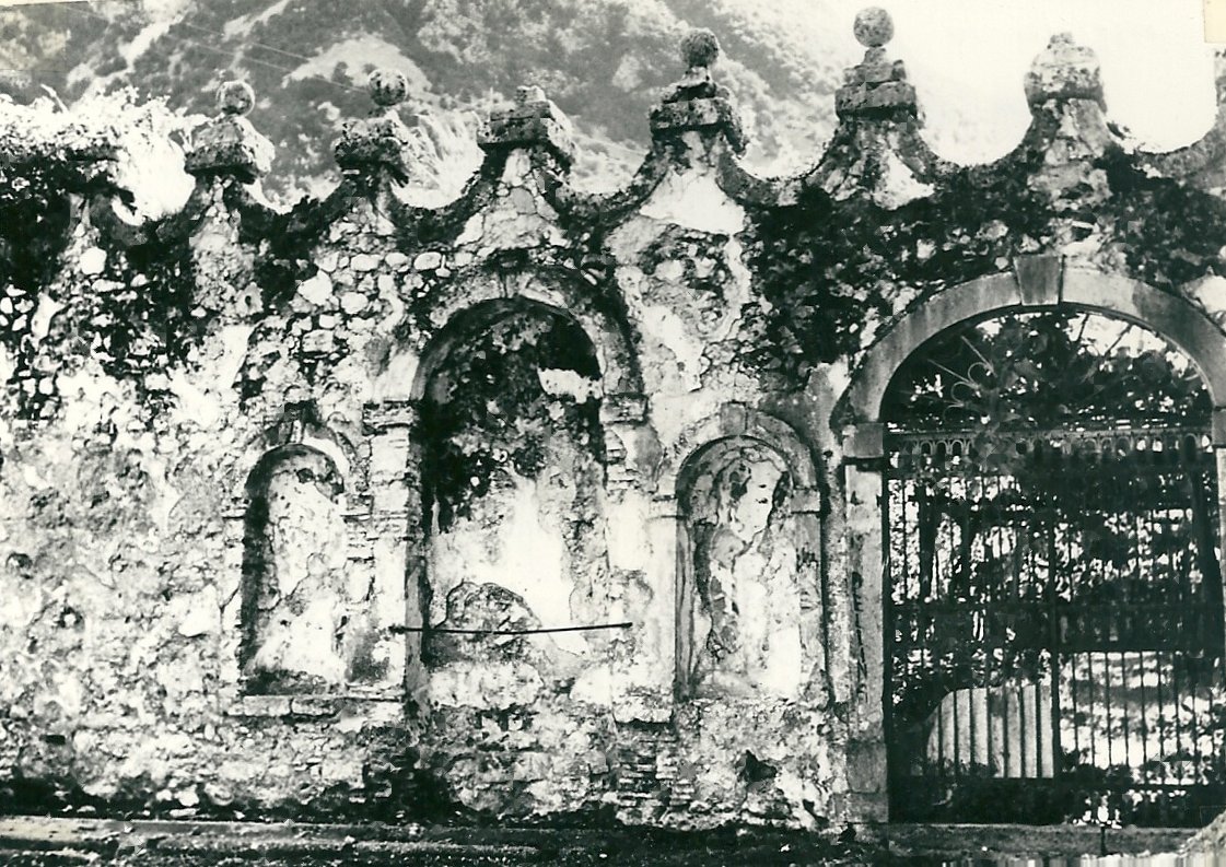 muro di cinta merlato - Palazzo Voraio (ex) (muro di cinta) - Venzone (UD)  (XVII)