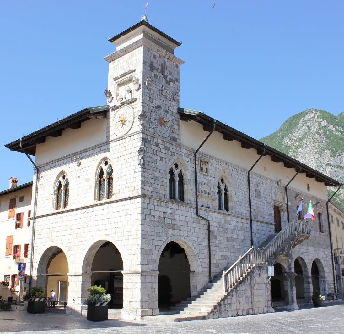 Palazzo Comunale (municipio) - Venzone (UD) 