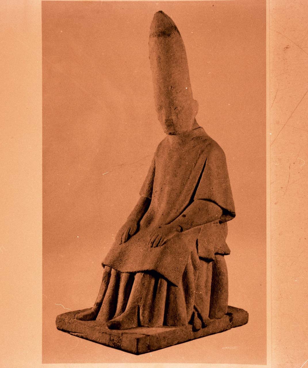 Cardinale (statua) di Manzù Giacomo (secondo quarto sec. XX)
