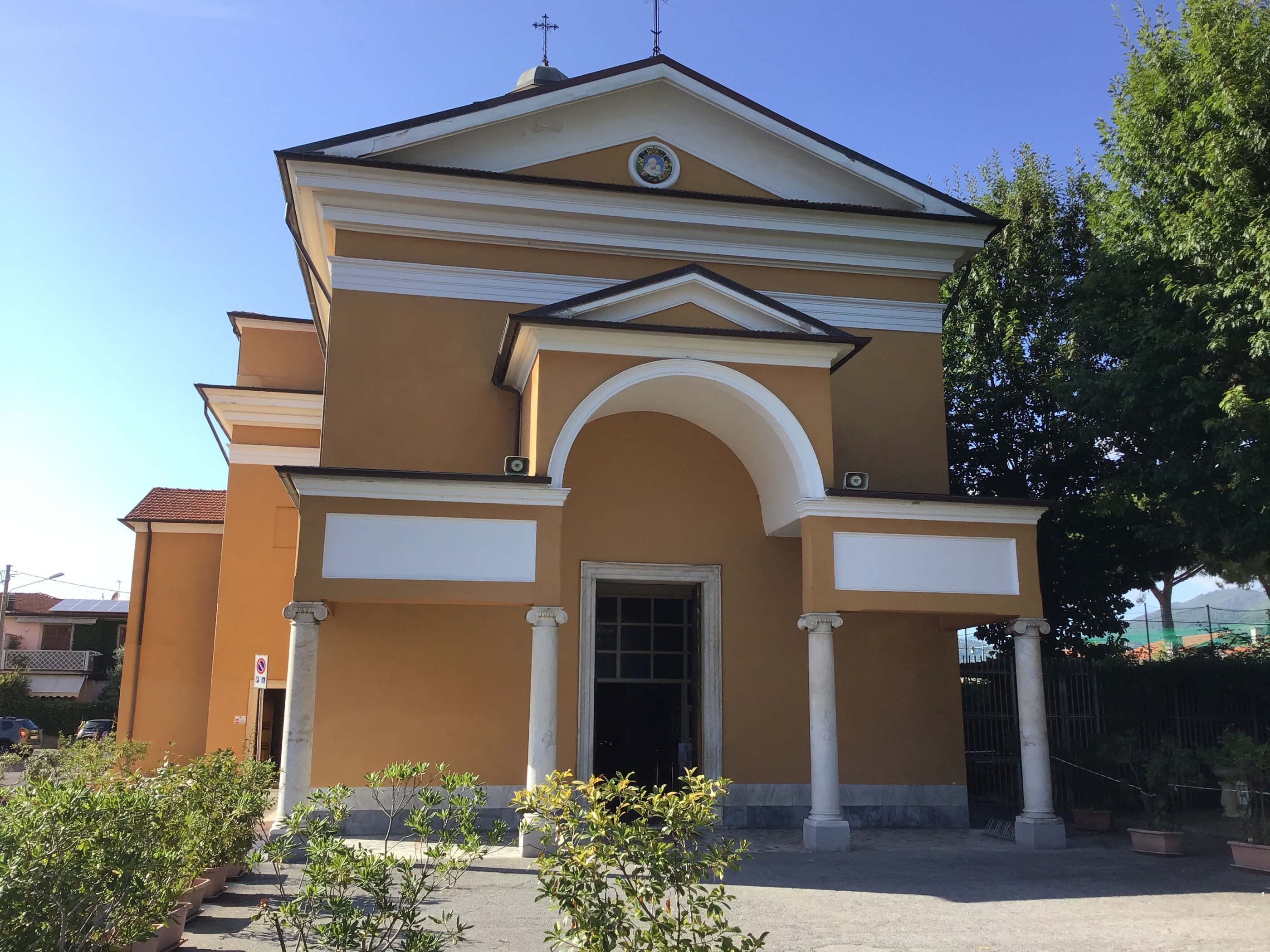 Santuario di Maria SS. Ausiliatrice (chiesa, parrocchiale) - Massa (MS)  (XIX, secondo quarto)