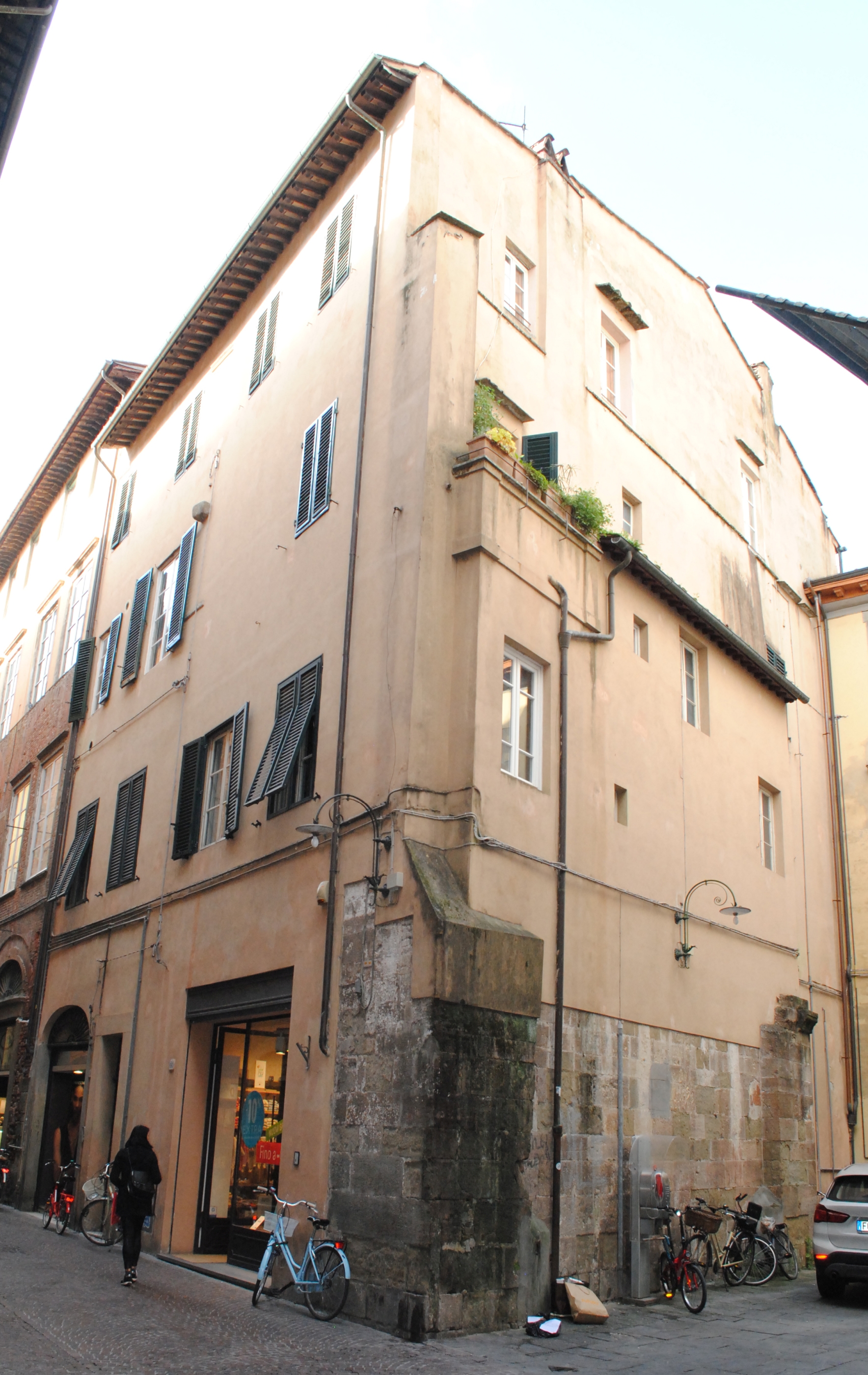 [Residenza urbana in via Fillungo, 189, 191, 193] (palazzo) - Lucca (LU)  (XIII)