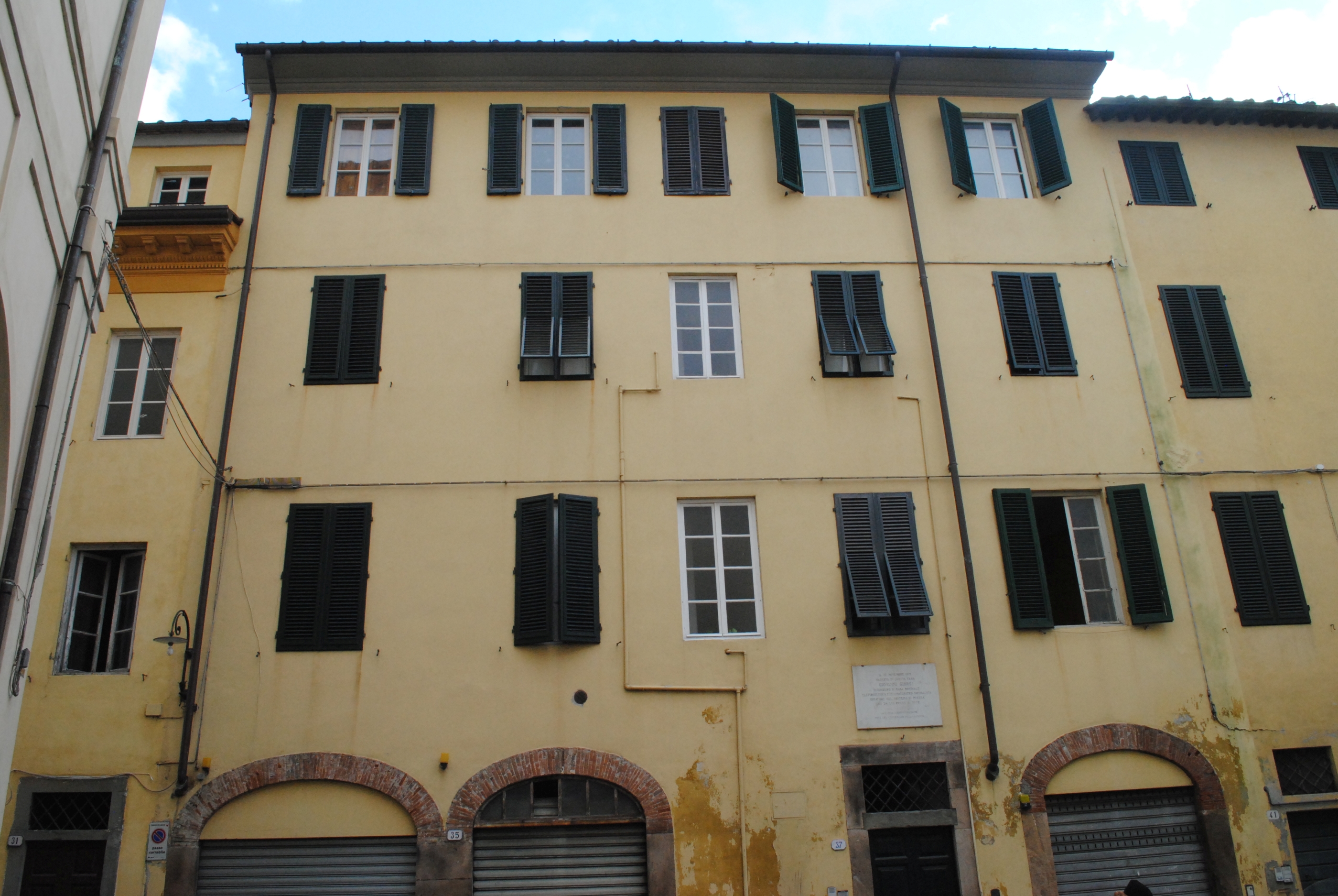 [Residenza urbana in via della Cavallerizza, 37, 39, 41, 43] (palazzo) - Lucca (LU)  (XVI)