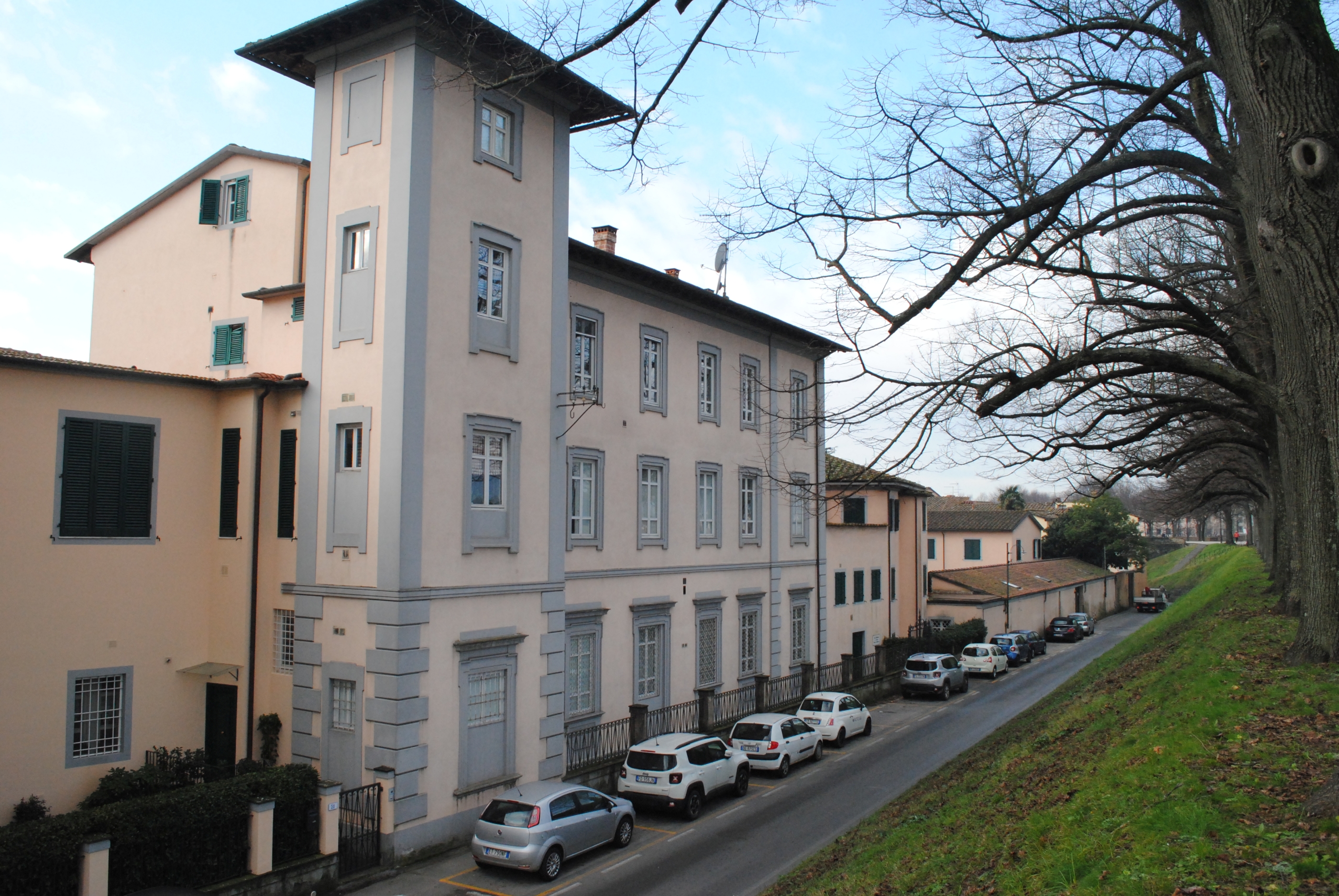 Istituto Leone XIII delle Suore Carmelitane di S. Teresa (ex) (palazzo) - Lucca (LU)  (XIX)
