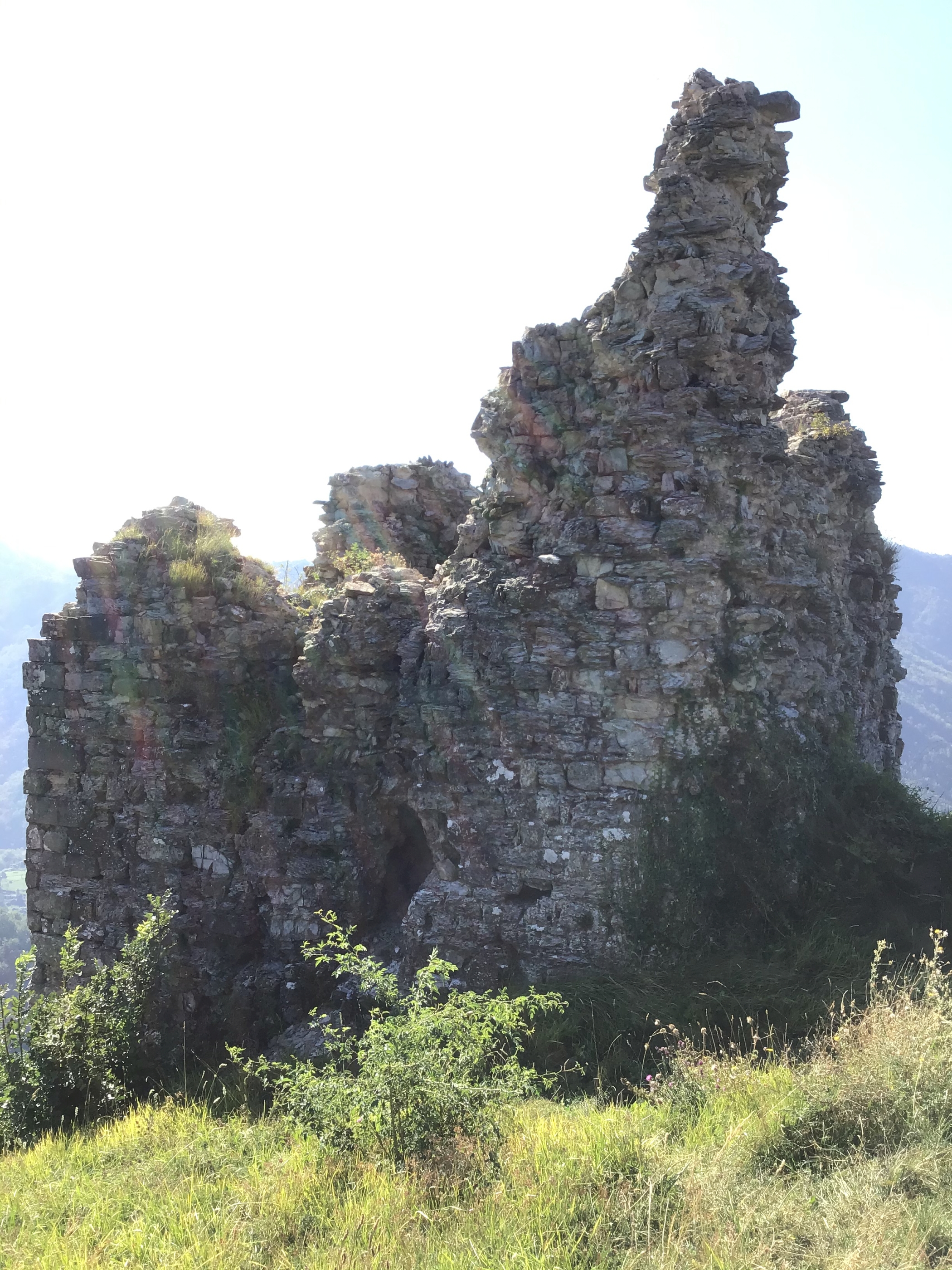 Castello di Groppo S. Pietro (castello) - Comano (MS)  (XII, prima metà)