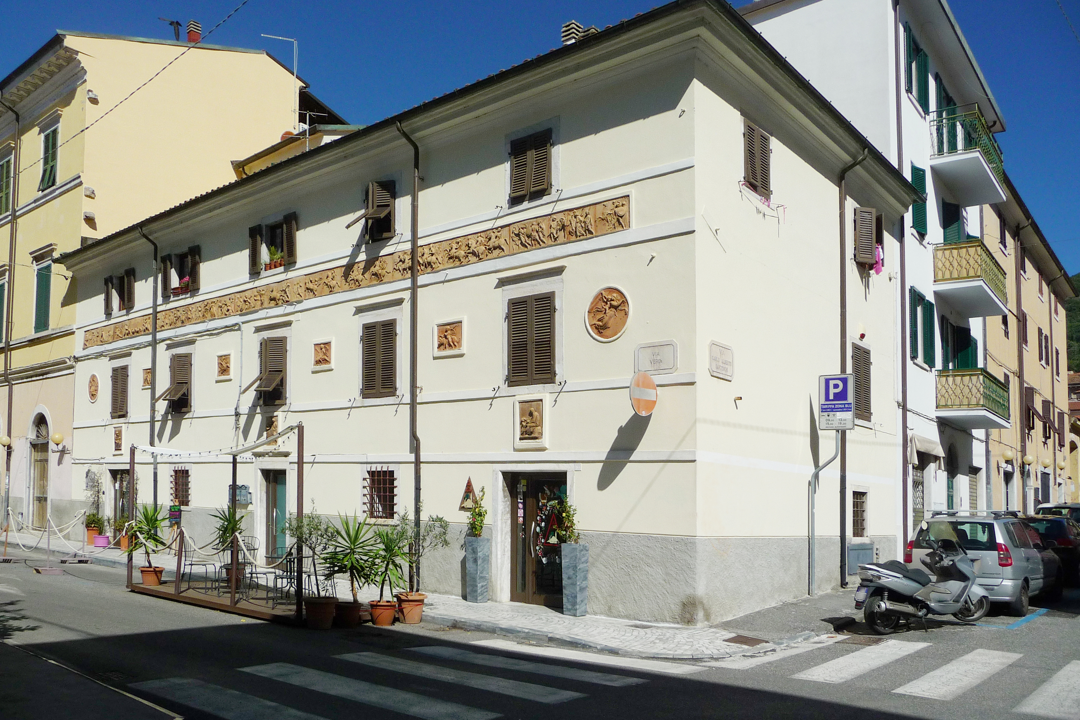 Palazzina Bienaimeé (palazzina) - Carrara (MS) 