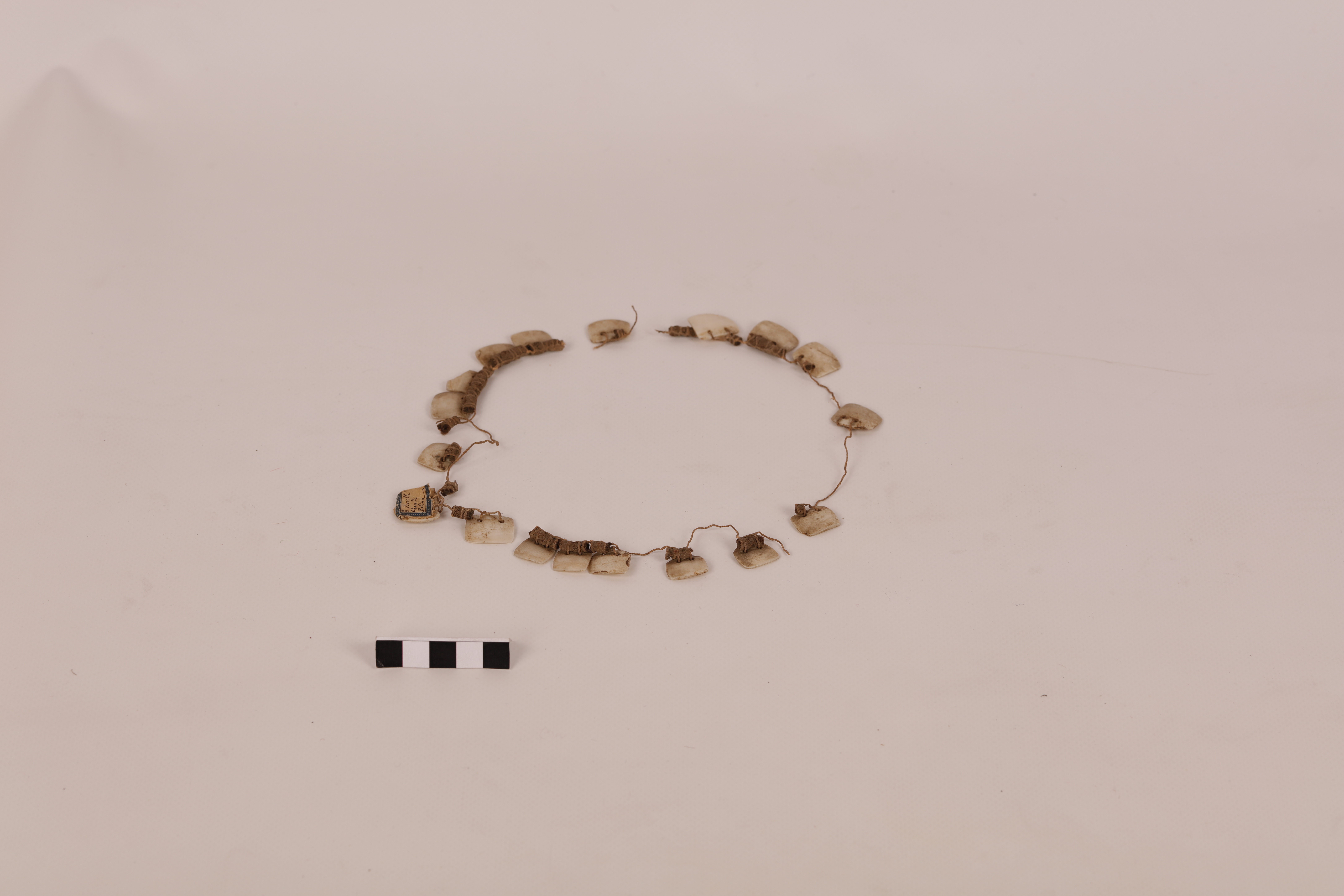 Collana, ABBIGLIAMENTO E ORNAMENTI DEL CORPO/ GIOIELLI E MONILI