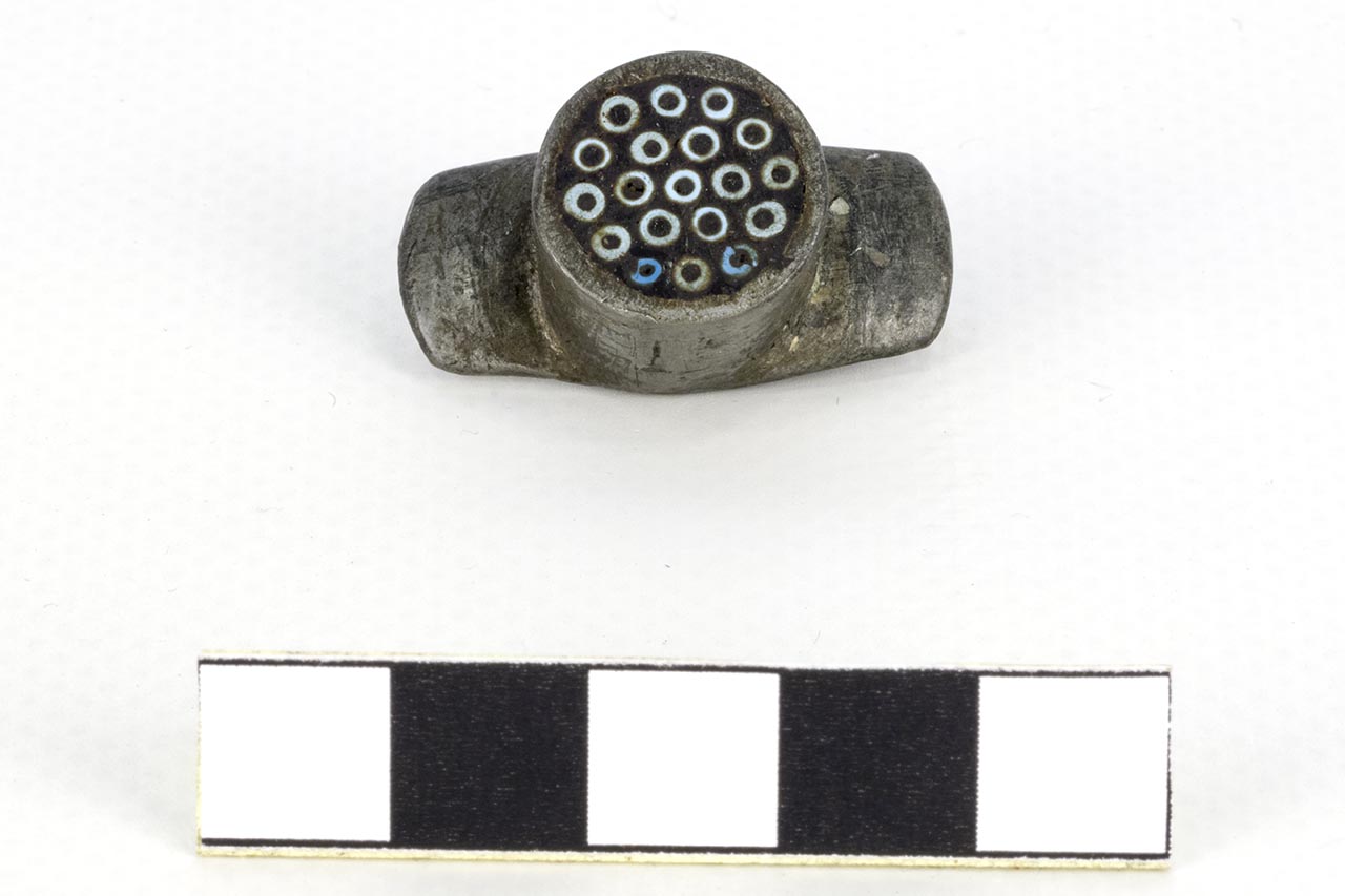 Tembeta, ABBIGLIAMENTO E ORNAMENTI DEL CORPO/ ACCESSORI