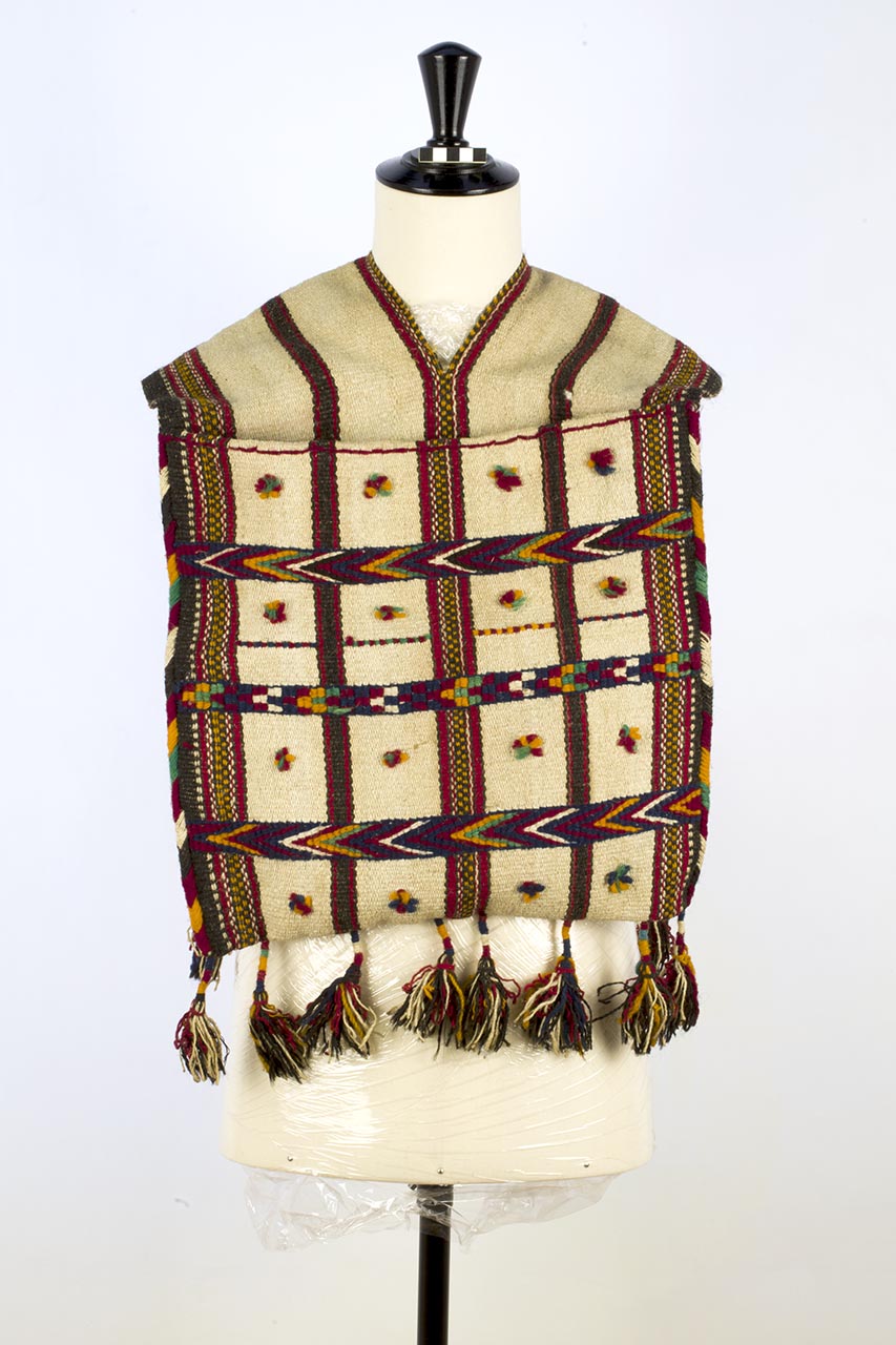 Huipil, ABBIGLIAMENTO E ORNAMENTI DEL CORPO/ VESTIMENTI