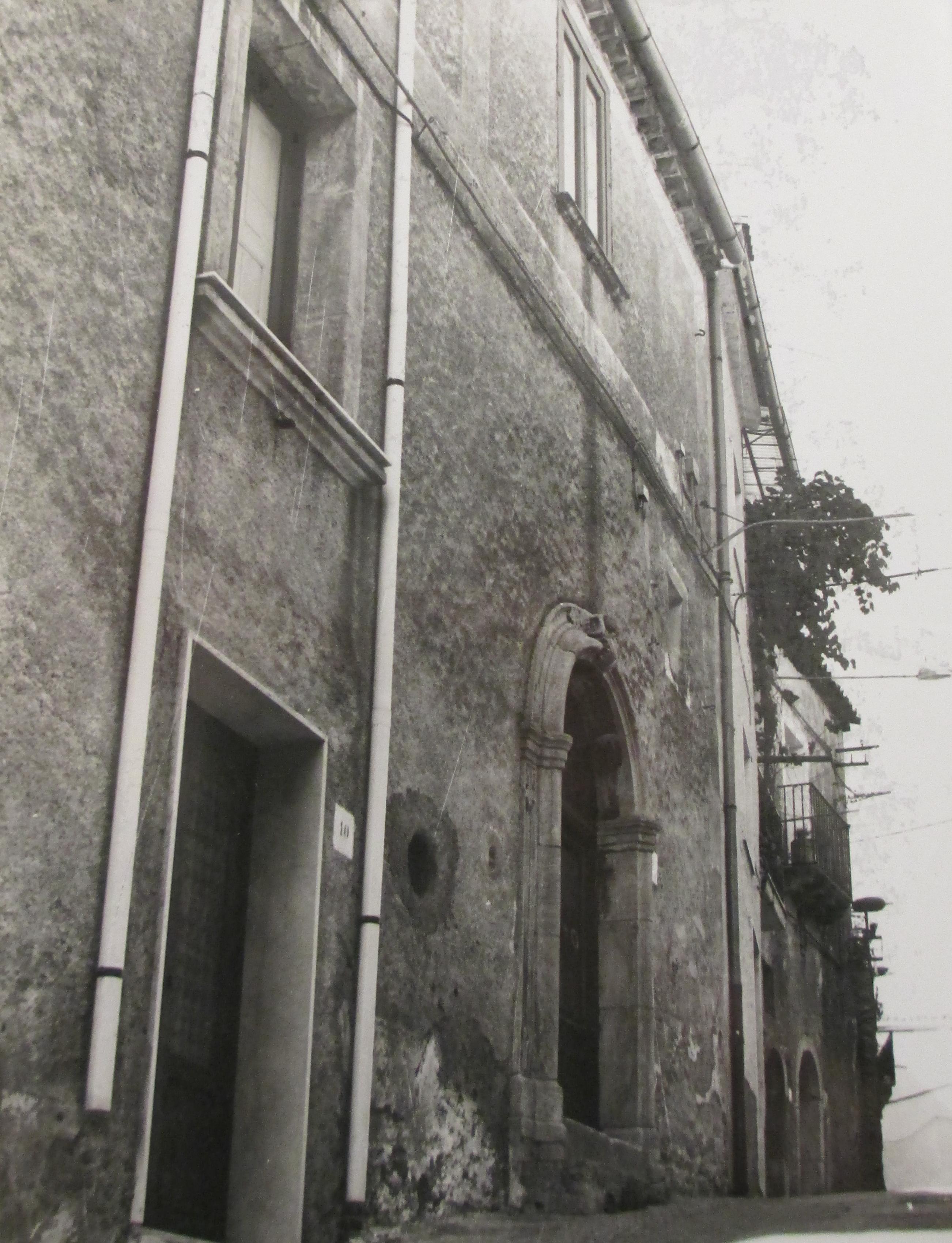 Palazzo Pagliuso (palazzo, privato) - Altilia (CS) 