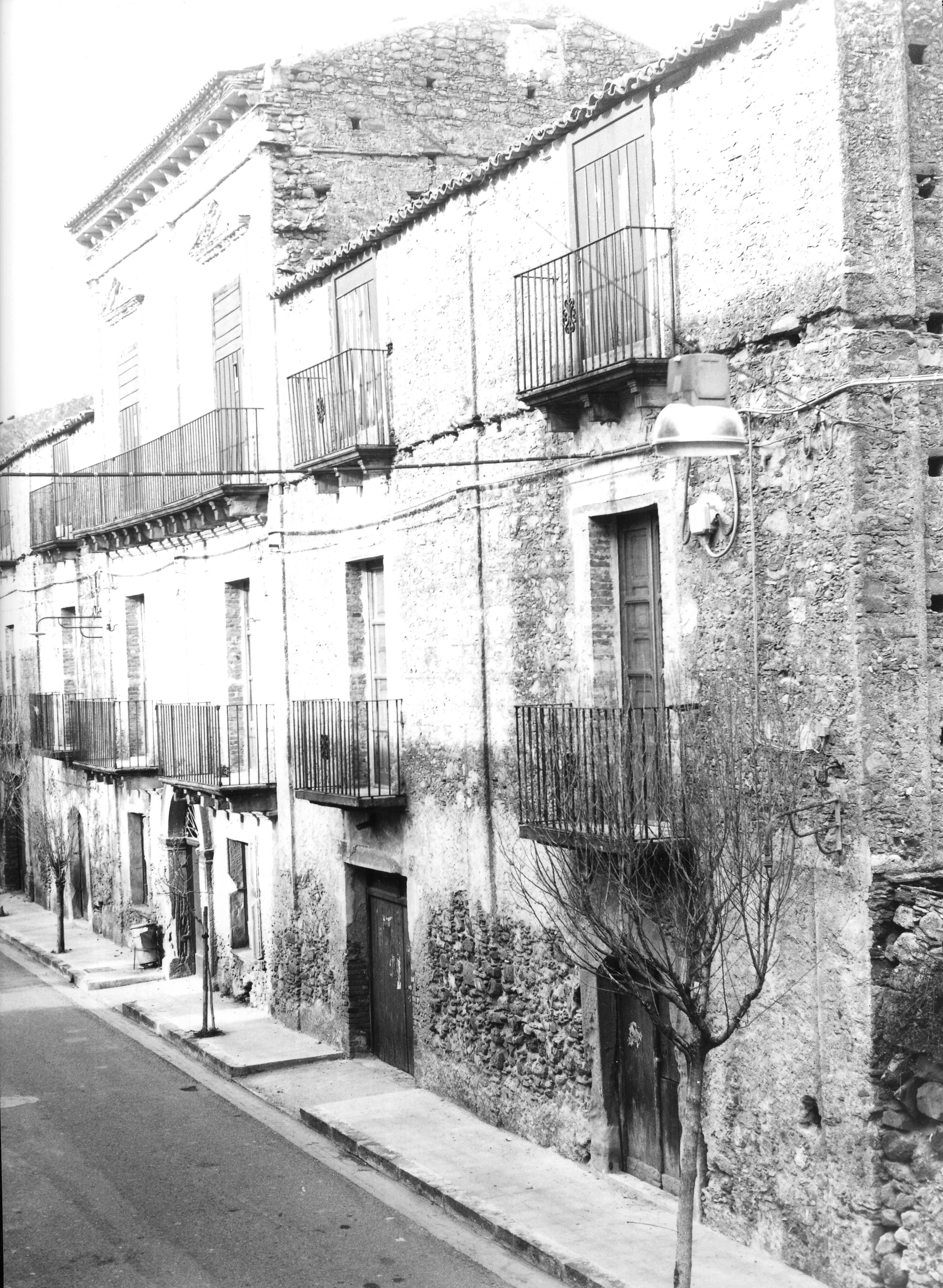 Palazzo Sabato Ceraldi (palazzo, privato) - Fuscaldo (CS)  (XIX)