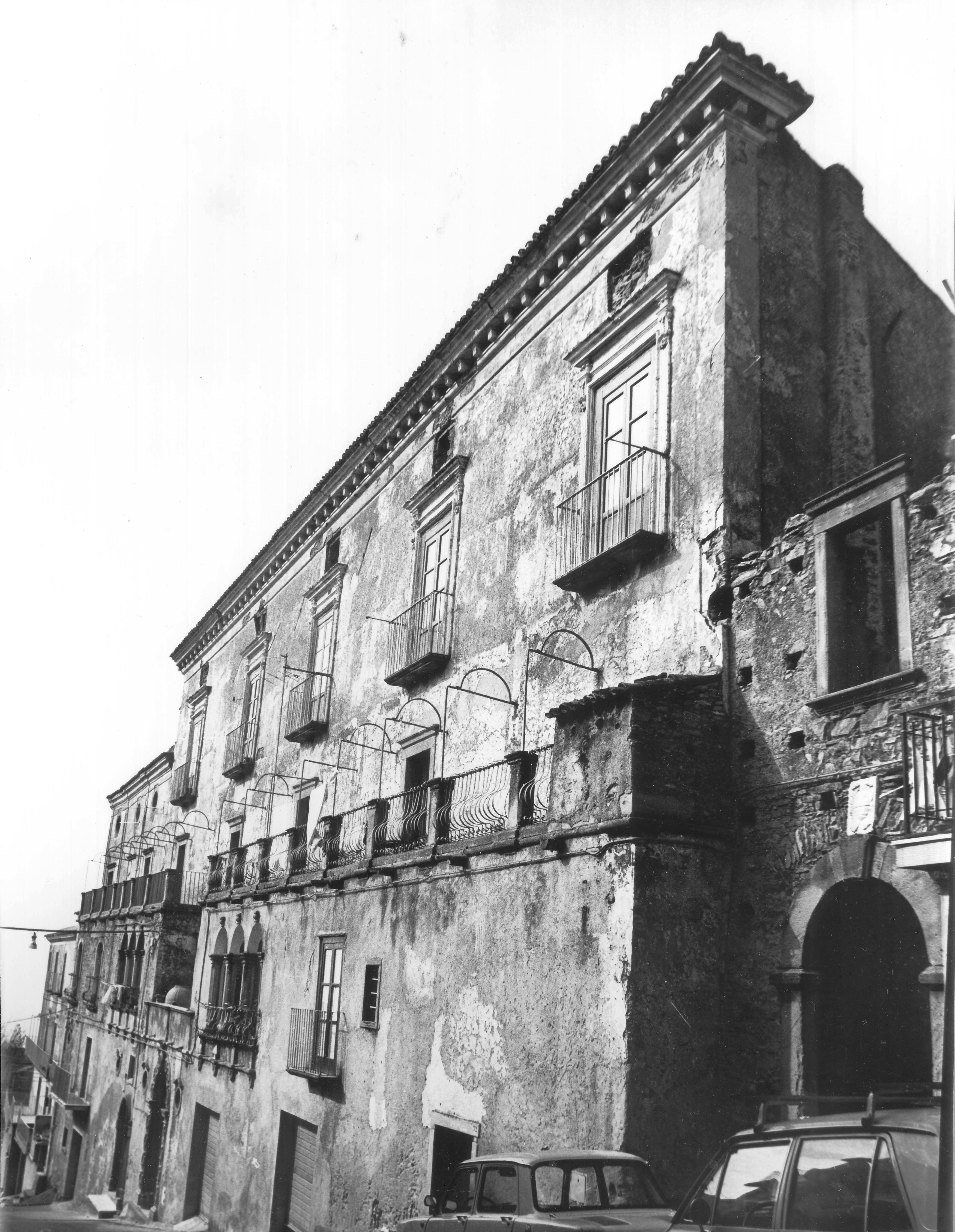 Palazzo Mazzei (palazzo, privato) - Fuscaldo (CS)  (XVIII)