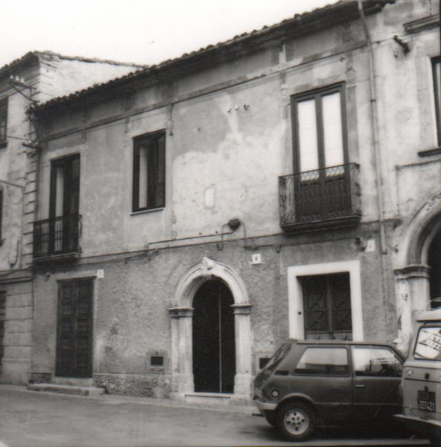 Palazzo Nigro (palazzo, privato) - Grimaldi (CS)  (XVIII, seconda metà)