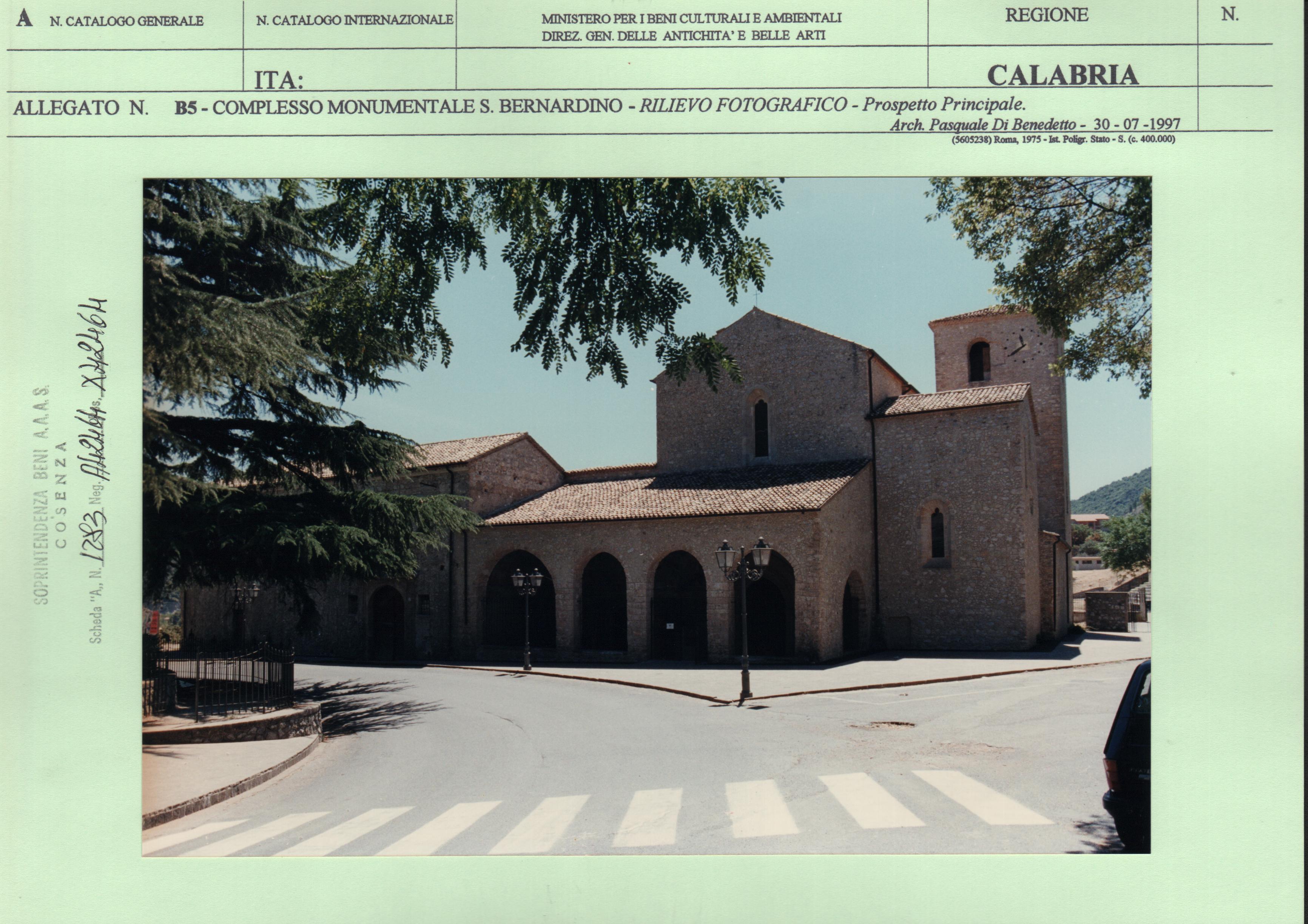Complesso di San Bernardino (monastero) - Morano Calabro (CS)  <br>Condizioni d'uso: <a class='link-esterno' href='https://docs.italia.it/italia/icdp/icdp-pnd-circolazione-riuso-docs/it/v1.0-giugno-2022/testo-etichetta-BCS.html' target='_bcs'>Beni Culturali Standard (BCS)</a>