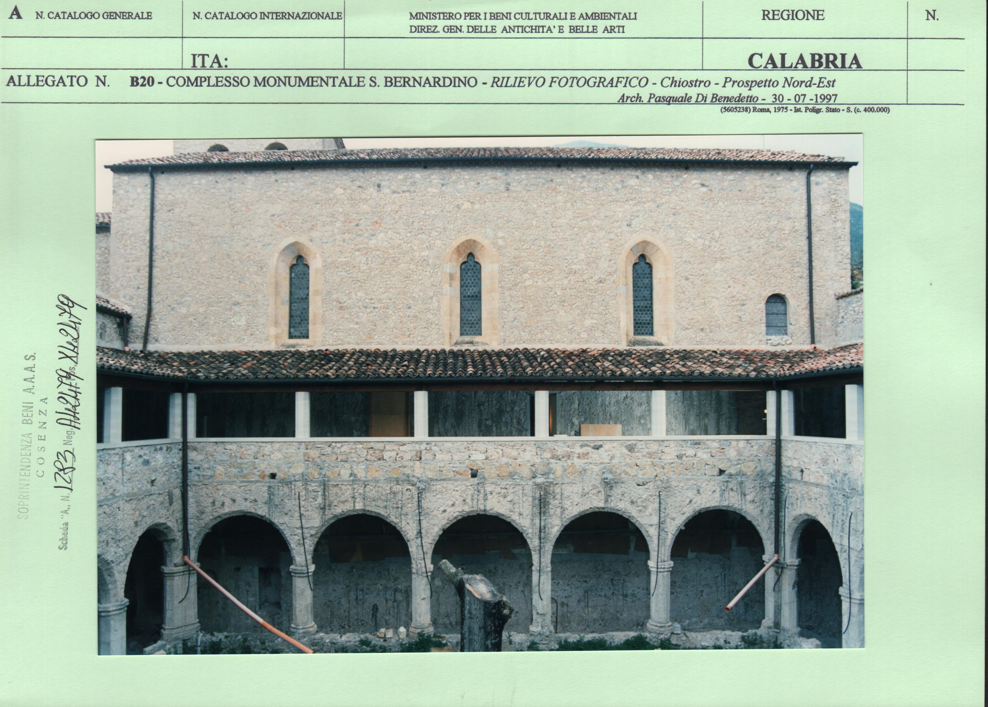Complesso di San Bernardino (monastero) - Morano Calabro (CS)  <br>Condizioni d'uso: <a class='link-esterno' href='https://docs.italia.it/italia/icdp/icdp-pnd-circolazione-riuso-docs/it/v1.0-giugno-2022/testo-etichetta-BCS.html' target='_bcs'>Beni Culturali Standard (BCS)</a>