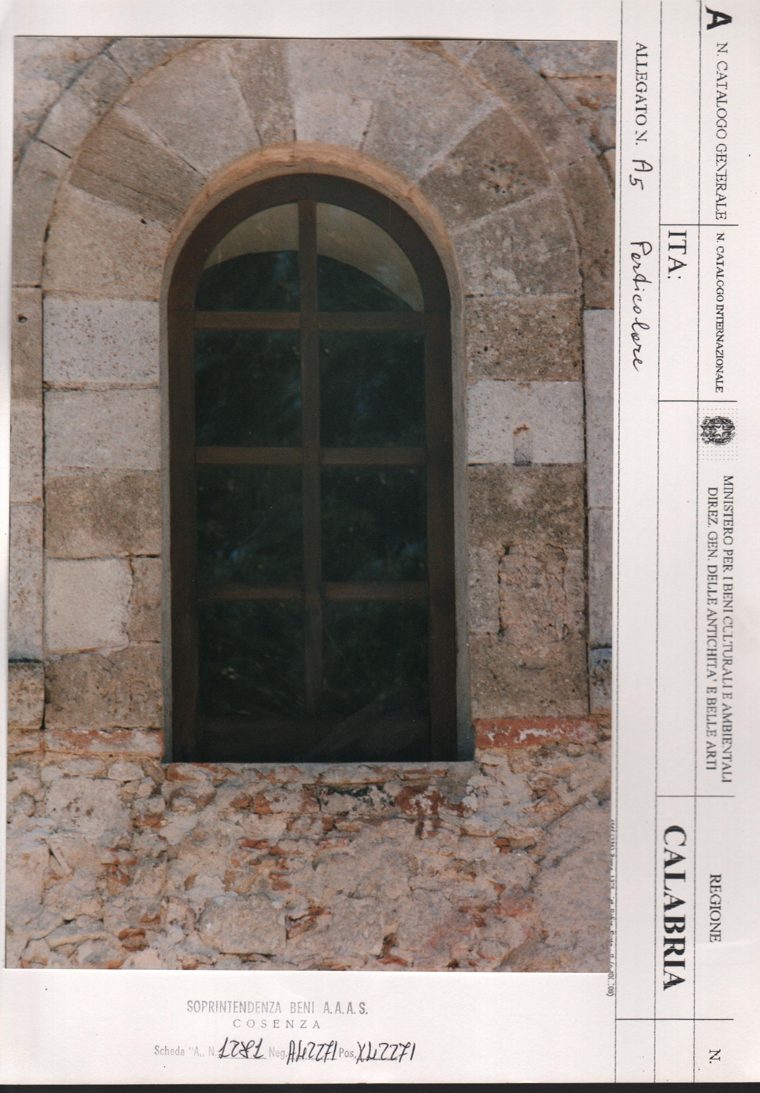 Chiesa di Santa Maria del Patire (chiesa, abbaziale) - Corigliano-Rossano (CS)  <br>Condizioni d'uso: <a class='link-esterno' href='https://docs.italia.it/italia/icdp/icdp-pnd-circolazione-riuso-docs/it/v1.0-giugno-2022/testo-etichetta-BCS.html' target='_bcs'>Beni Culturali Standard (BCS)</a>
