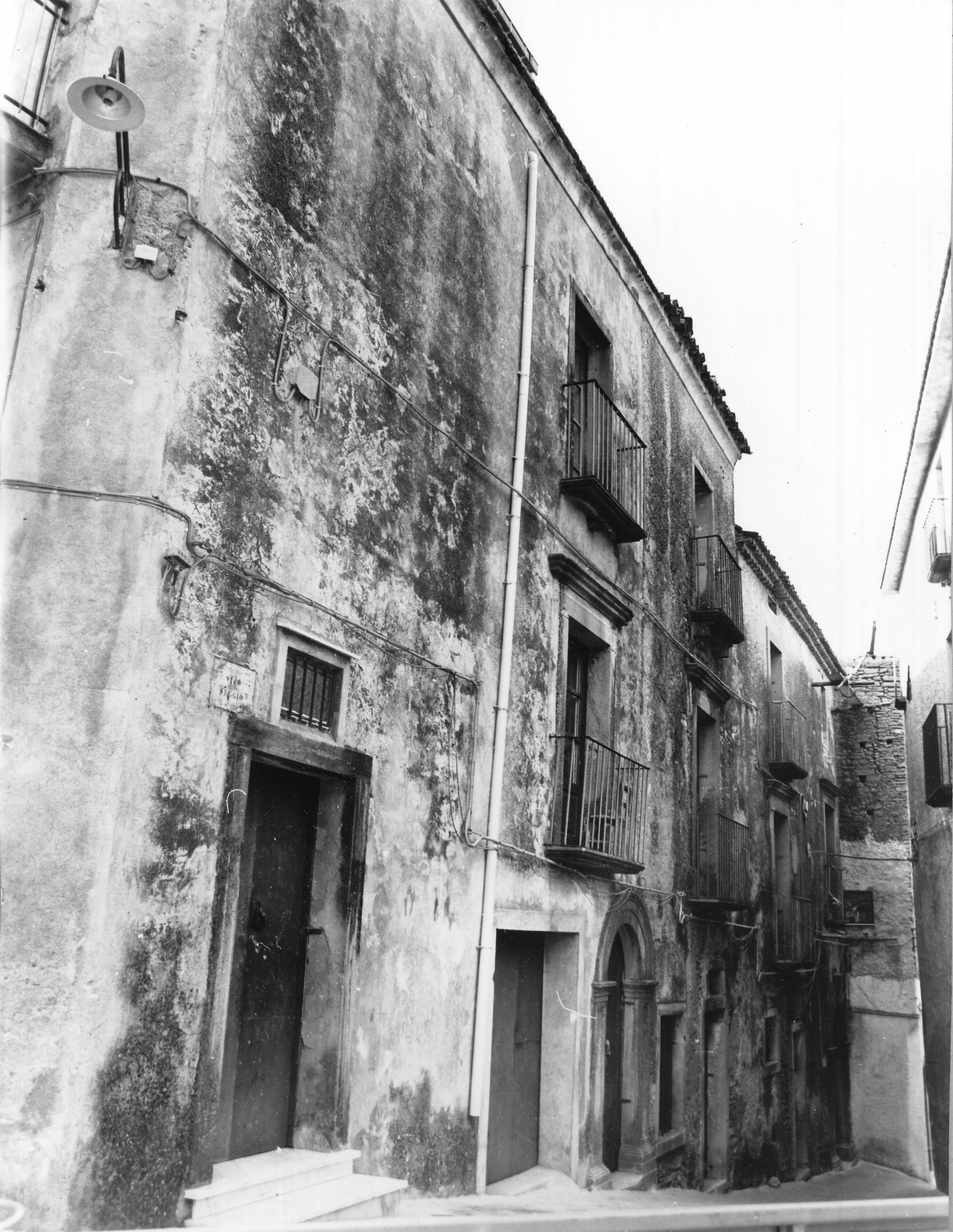 Palazzo Martini (palazzo, privato) - Fuscaldo (CS)  (XVIII)