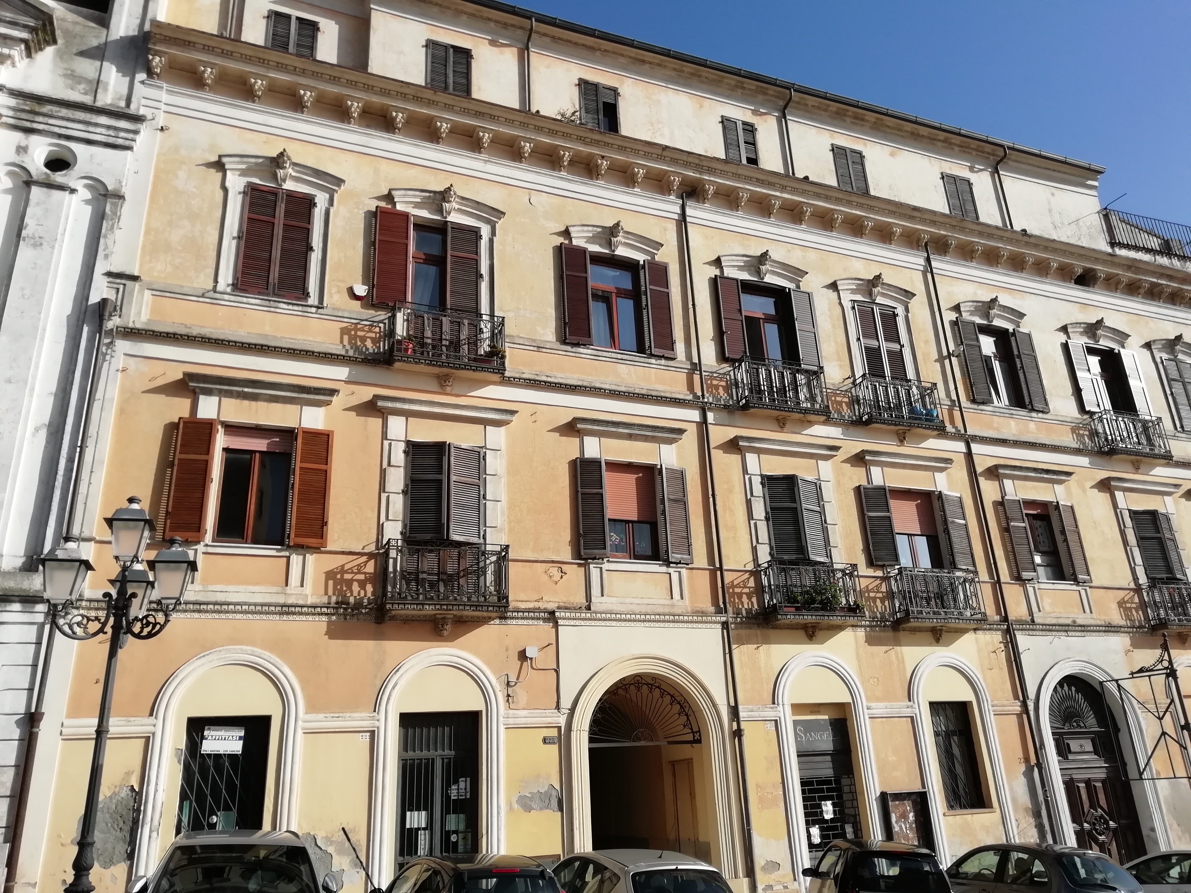 [Edificio in Via Bellavista, 1] (palazzo, privato) - Catanzaro (CZ)  (XVI)