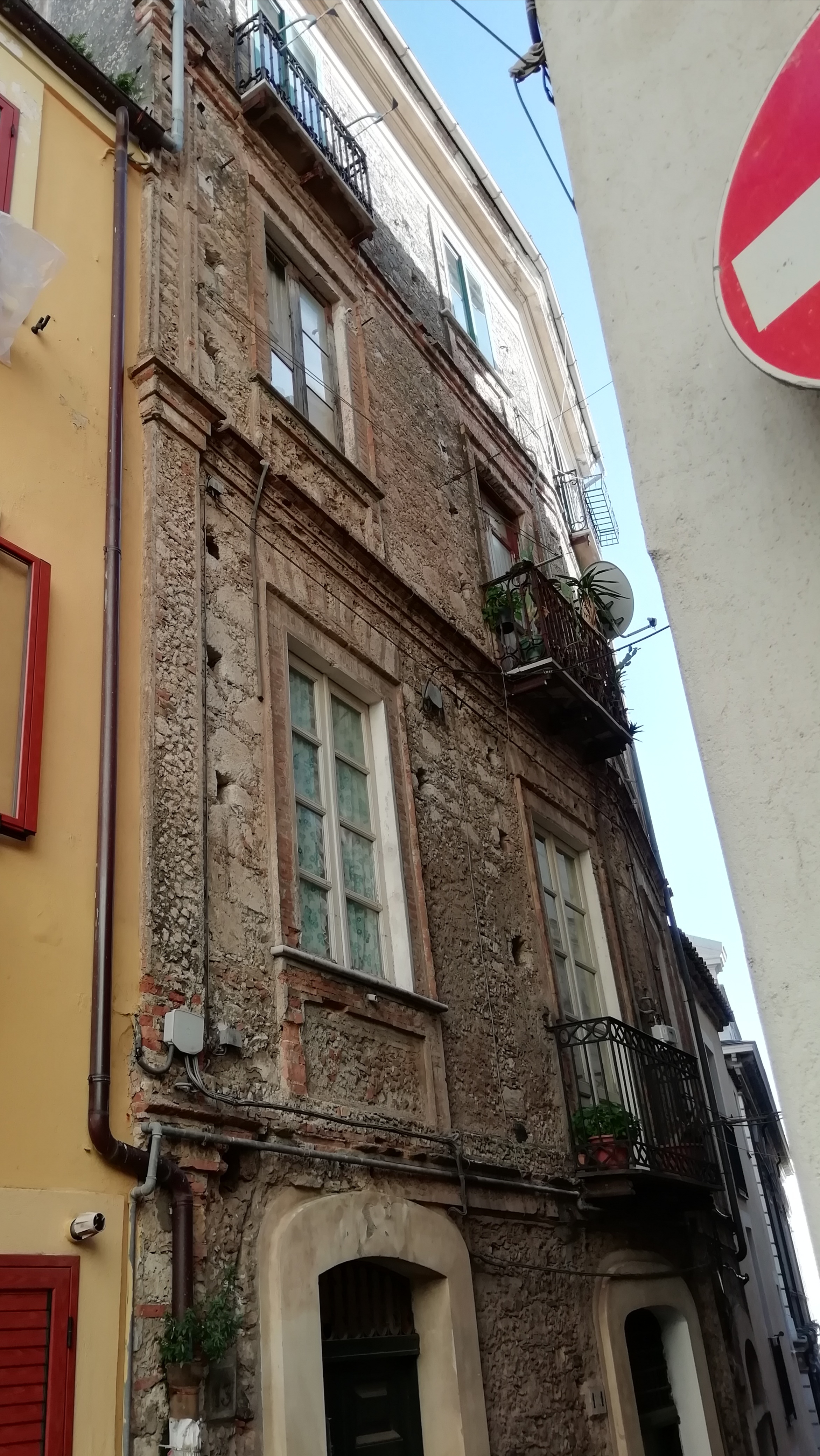[Edificio in Vico I Bellavista, 7, 9, 11] (casa, privata) - Catanzaro (CZ) 