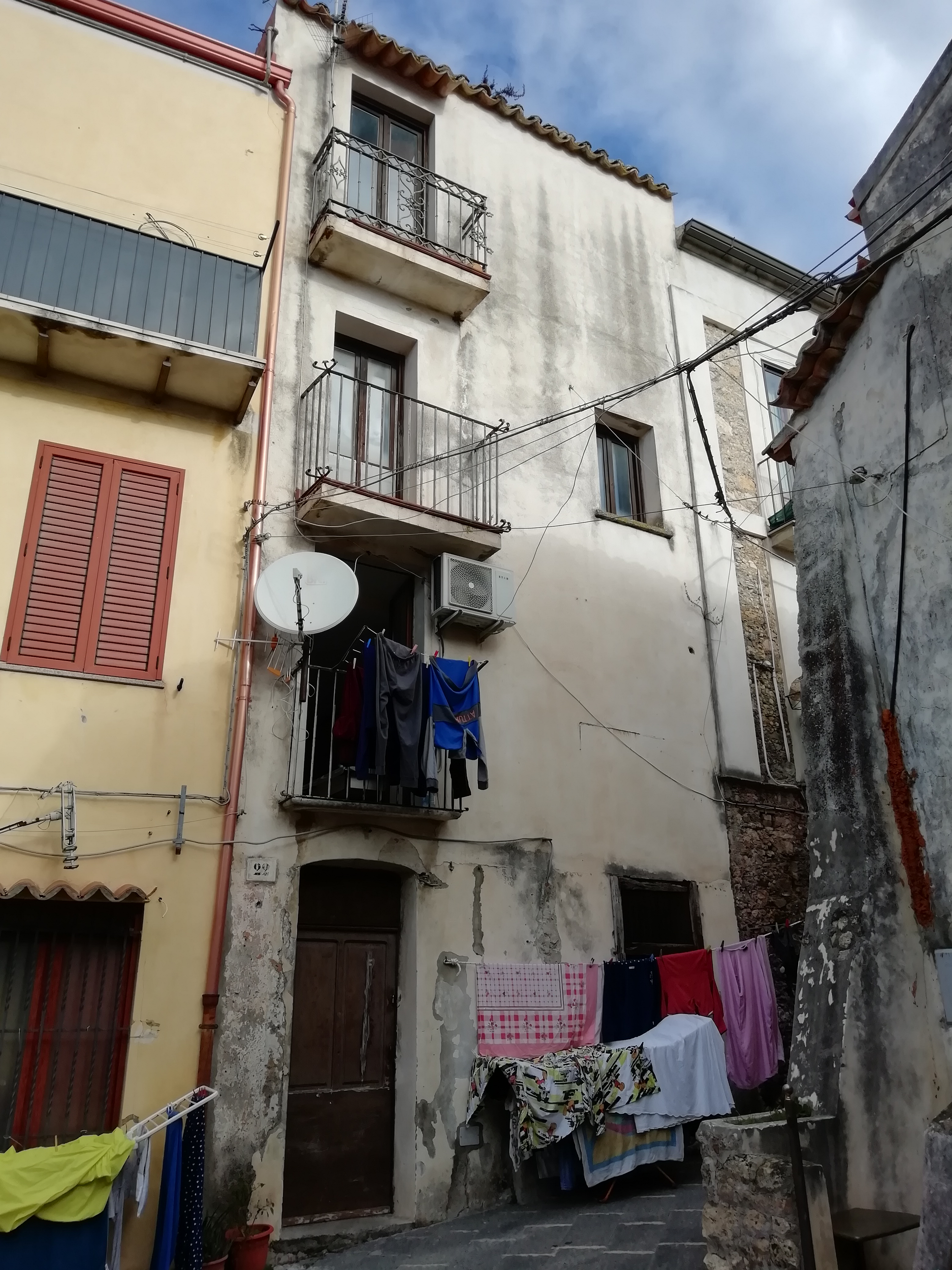 [Casa a schiera in Largo Prigioni, 31] (casa, a schiera) - Catanzaro (CZ)  (XVIII)