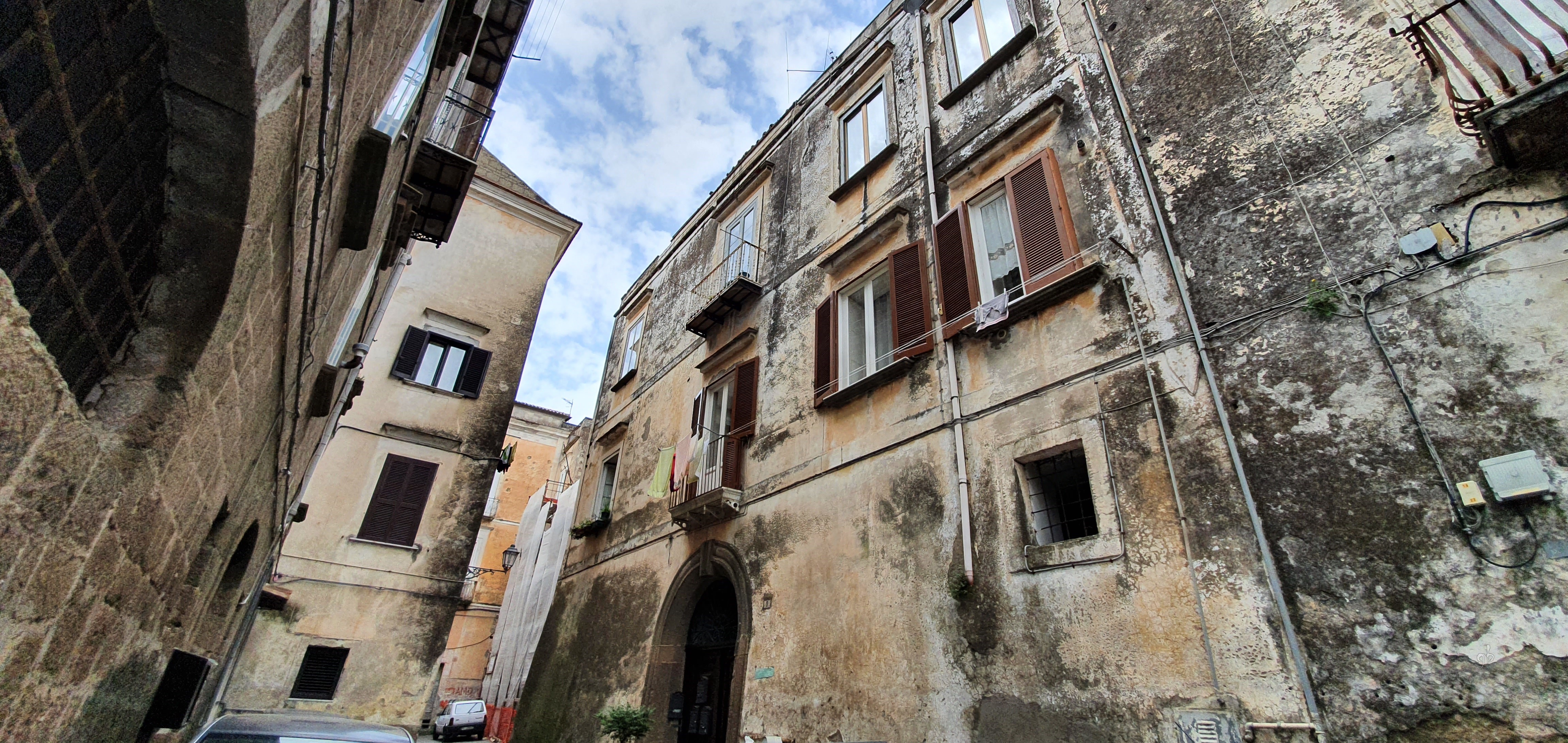 [Palazzo in Via Massimo, E.] (palazzo, residenziale) - Sessa Aurunca (CE)  (XVII)