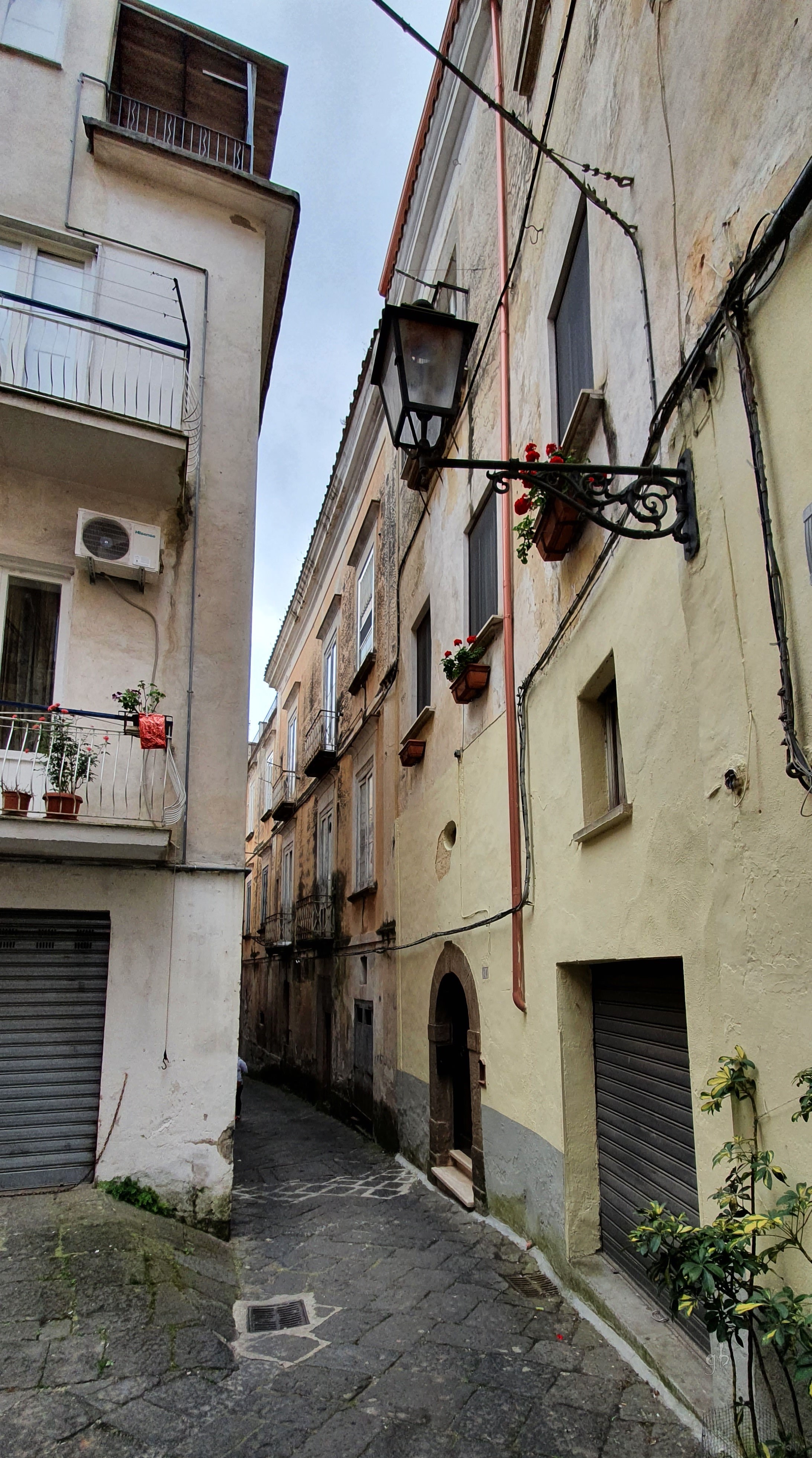 [Palazzo in via G. Marconi, 2] (palazzo, residenziale) - Sessa Aurunca (CE)  (XVI)