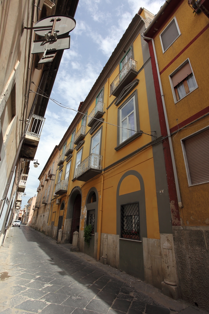 [Palazzo in Via Latina, 34] (palazzo, privato) - Santa Maria Capua Vetere (CE)  (XIX, fine)