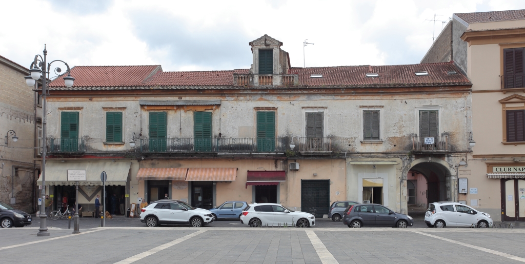 Palazzo Pozzuoli (palazzo, privato) - Santa Maria Capua Vetere (CE)  (XIX, fine)