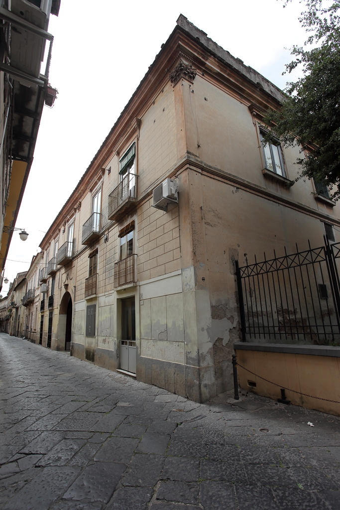 [Palazzo in Via Gaetano Cappabianca, 35] (palazzo, privato) - Santa Maria Capua Vetere (CE) 
