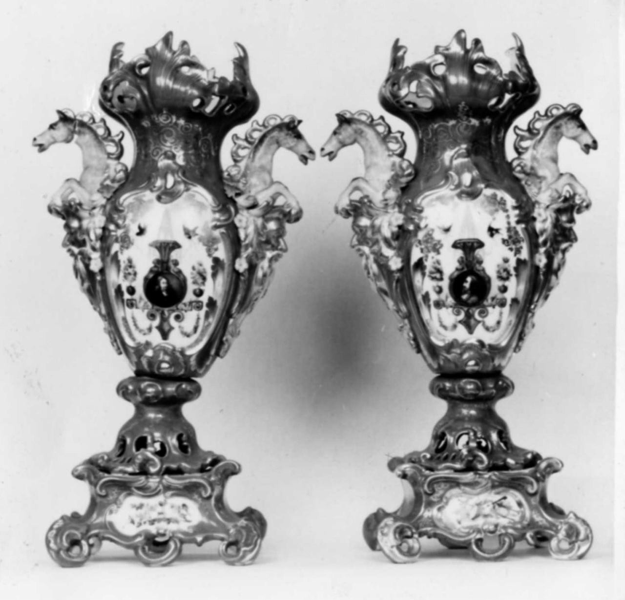 vaso - manifattura di Limoges (sec. XIX)