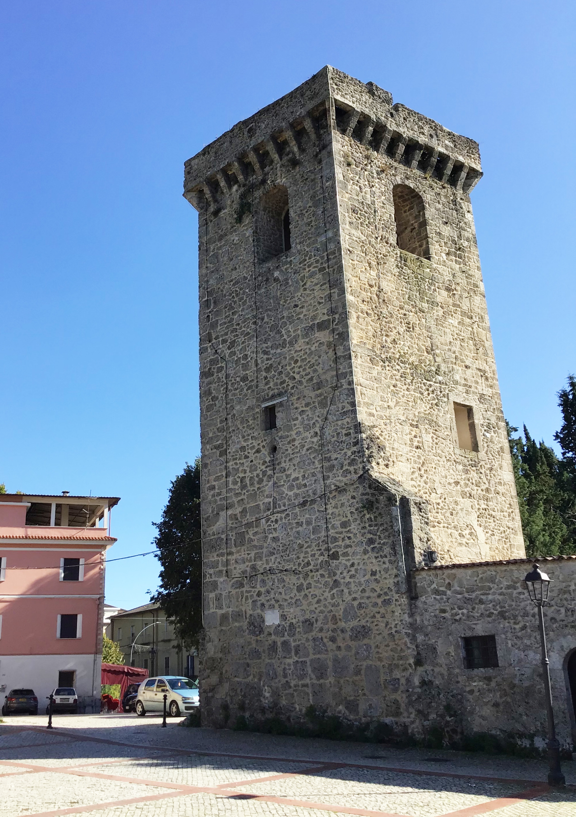 Torre dei Conti e muro perimetrale del palazzo (torre, difensiva) - Aquino (FR) 