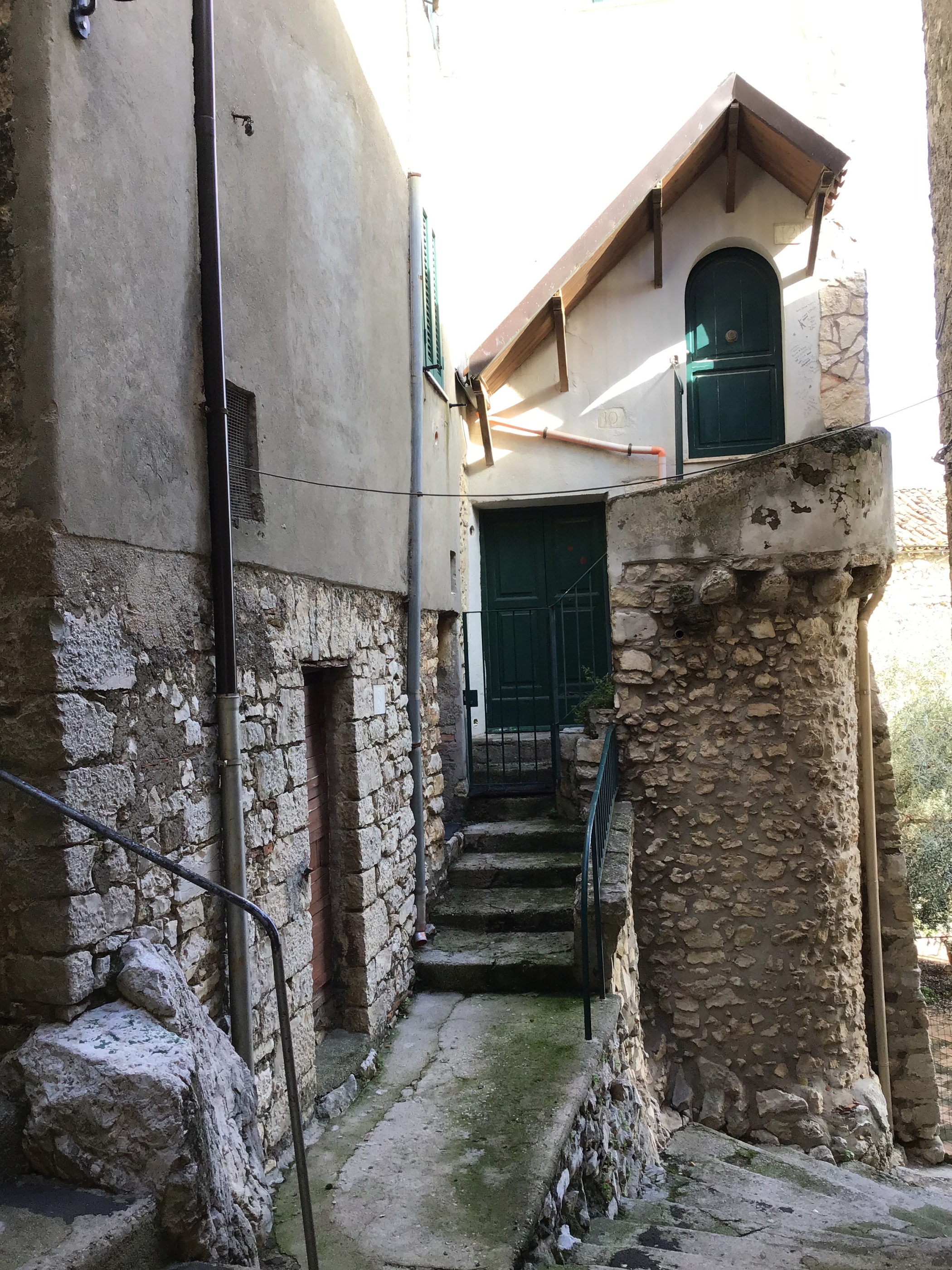 [Casa privata in via Tito Livio, 10] (casa, privata) - Acuto (FR)  (XIII)