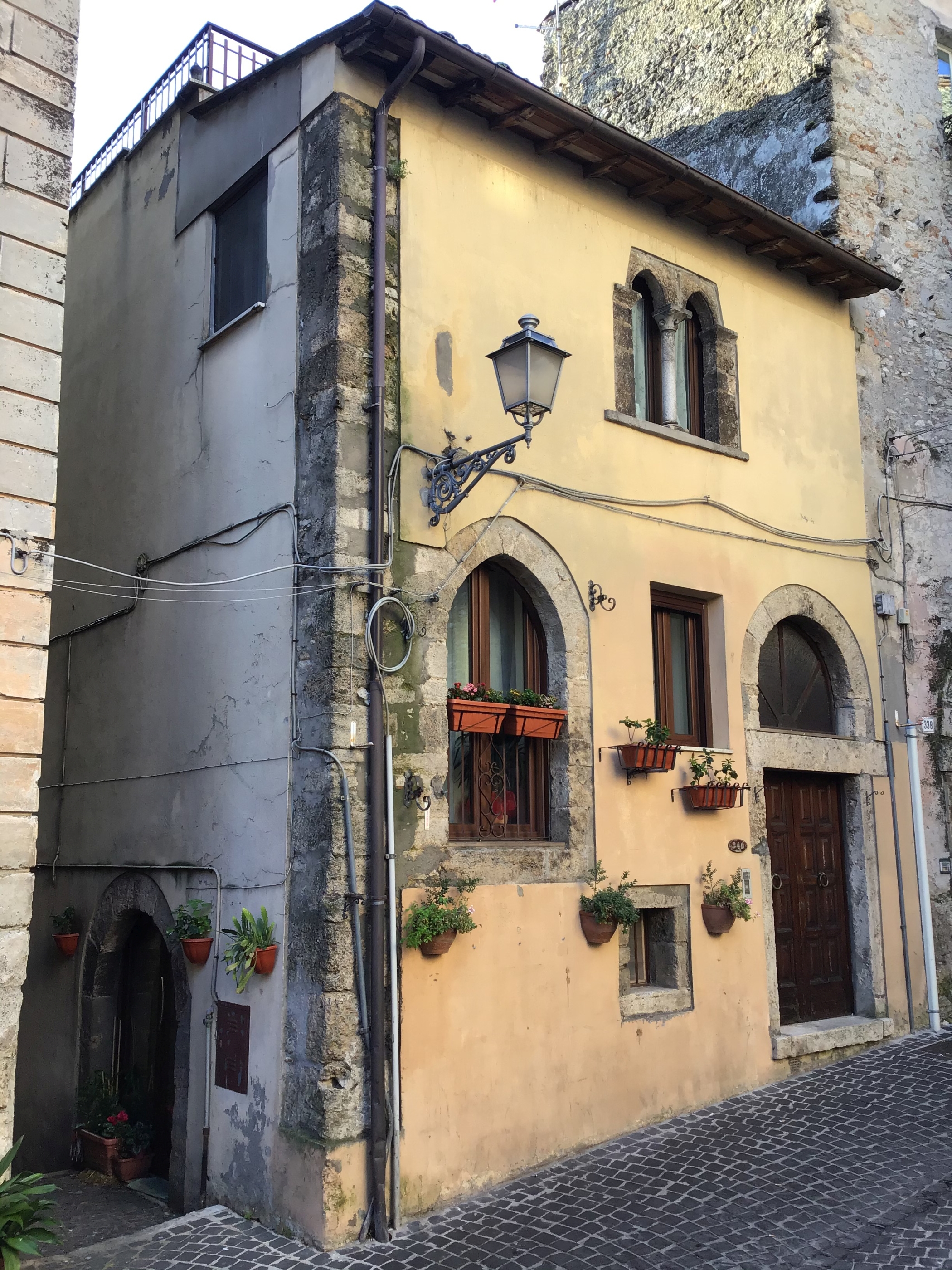 [Casa in via Consolare, 340, 342] (casa) - Ferentino (FR)  (XIII)