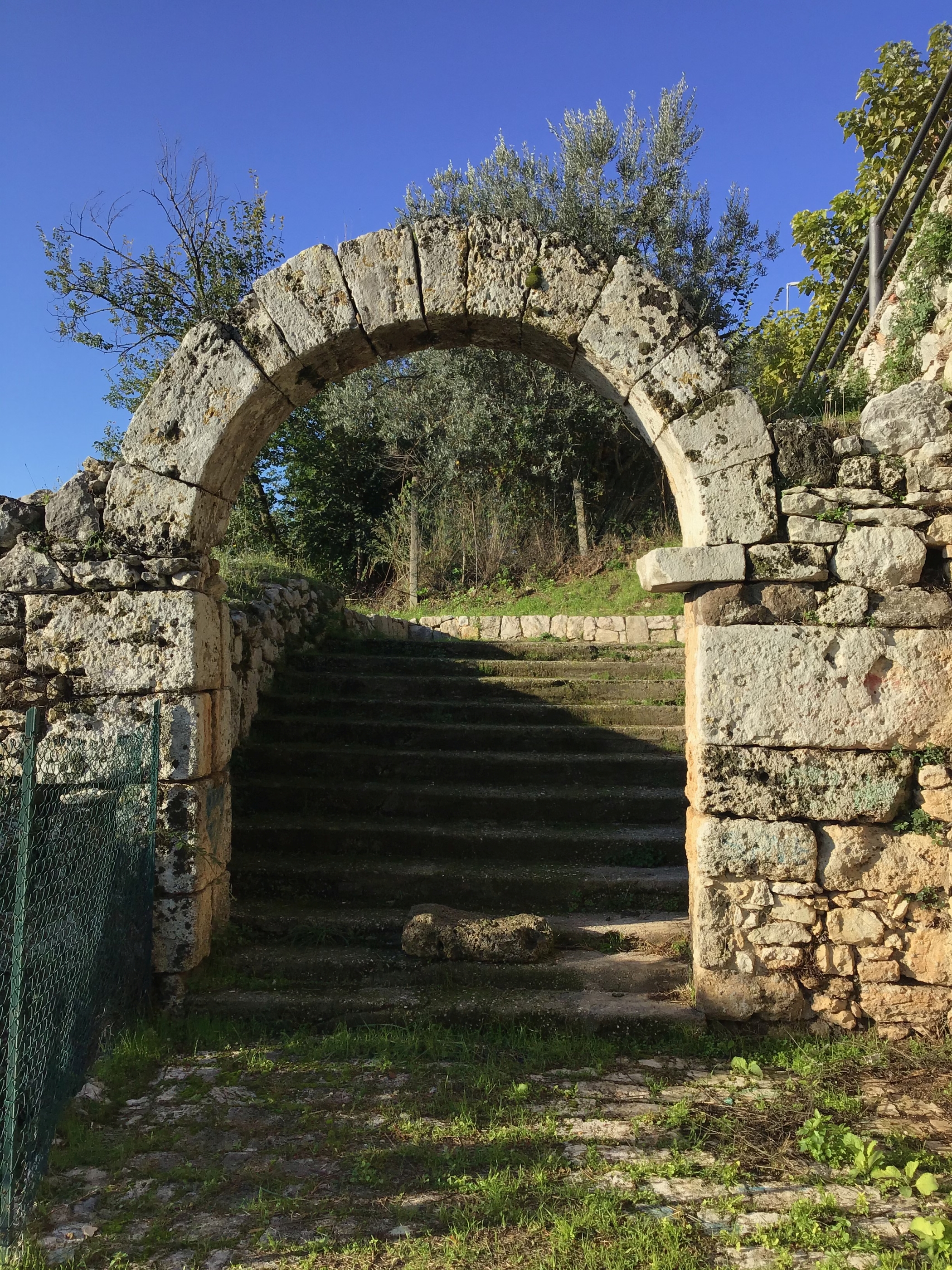 Porta S. Croce (porta) - Ferentino (FR)  (I a.C)