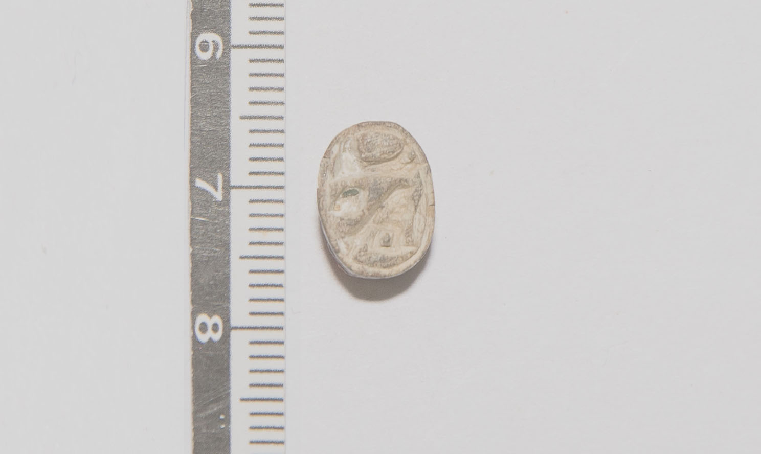 Amuleto/ a forma di scarabeo