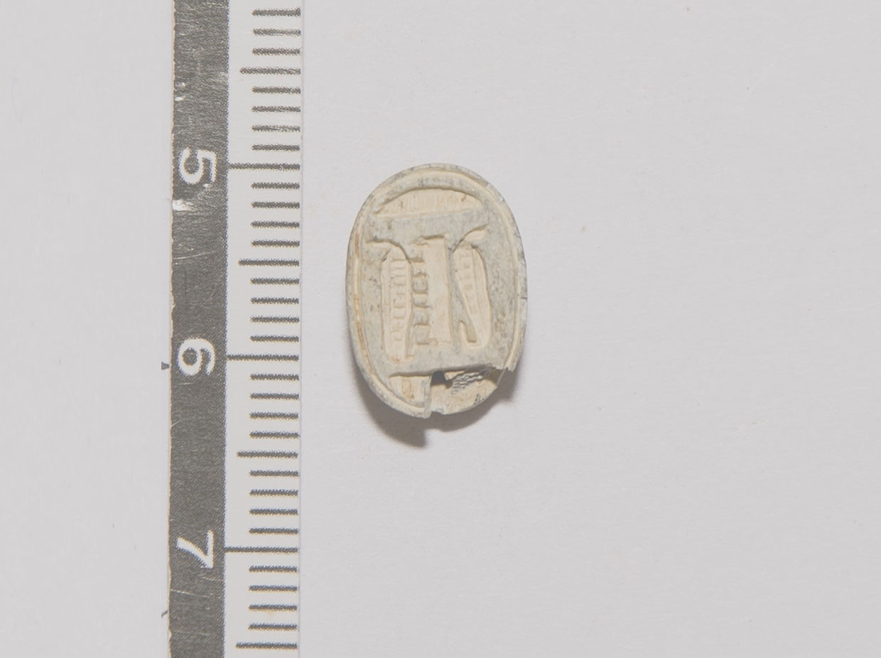 Amuleto/ a forma di scarabeo
