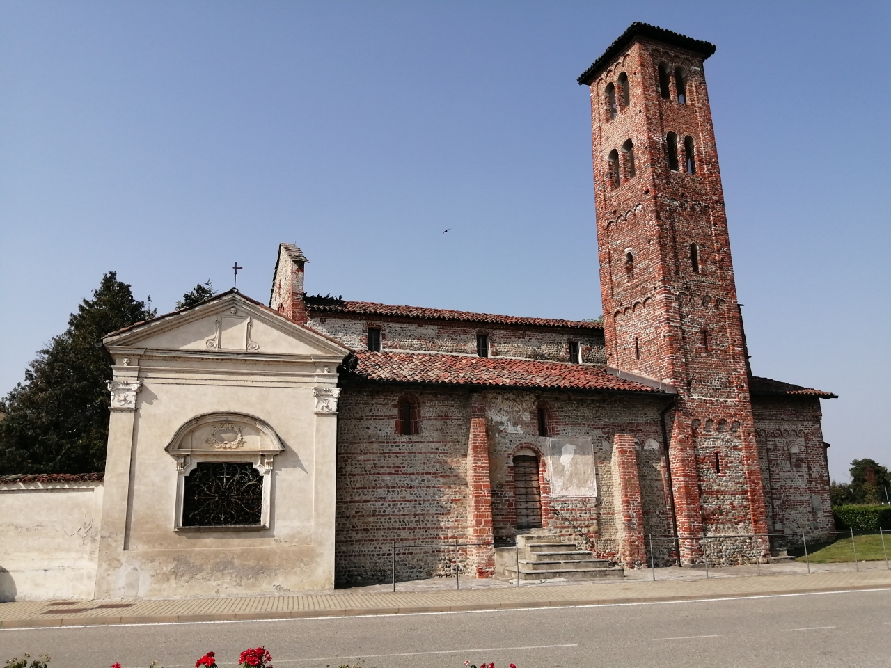 Chiesa di S. Pietro al cimitero (chiesa, cimiteriale) - Casalvolone (NO) 