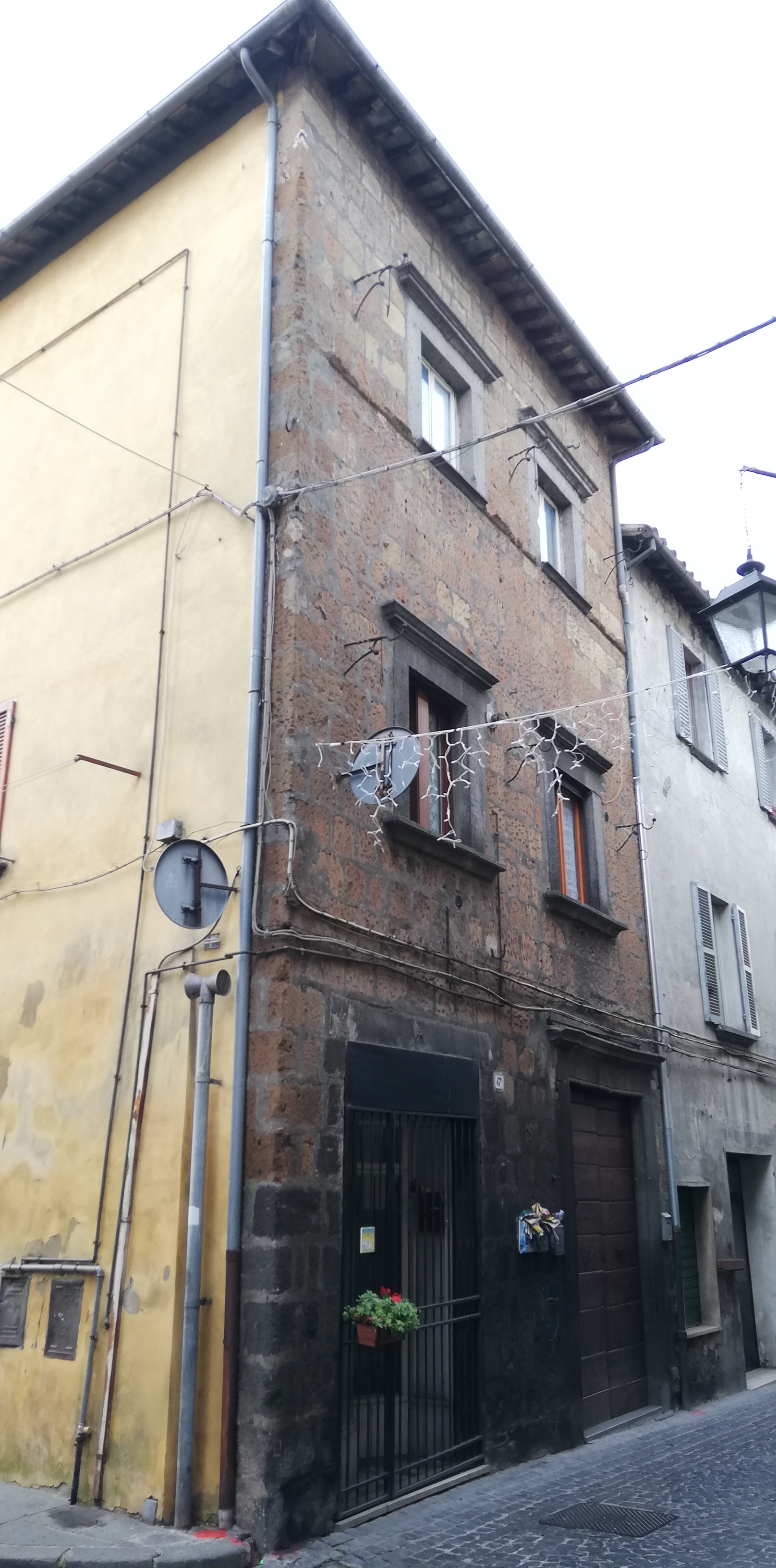 [Casa padronale in via Roma, 47/ 47A] (Palazzetto) - Acquapendente (VT)  (XIV)