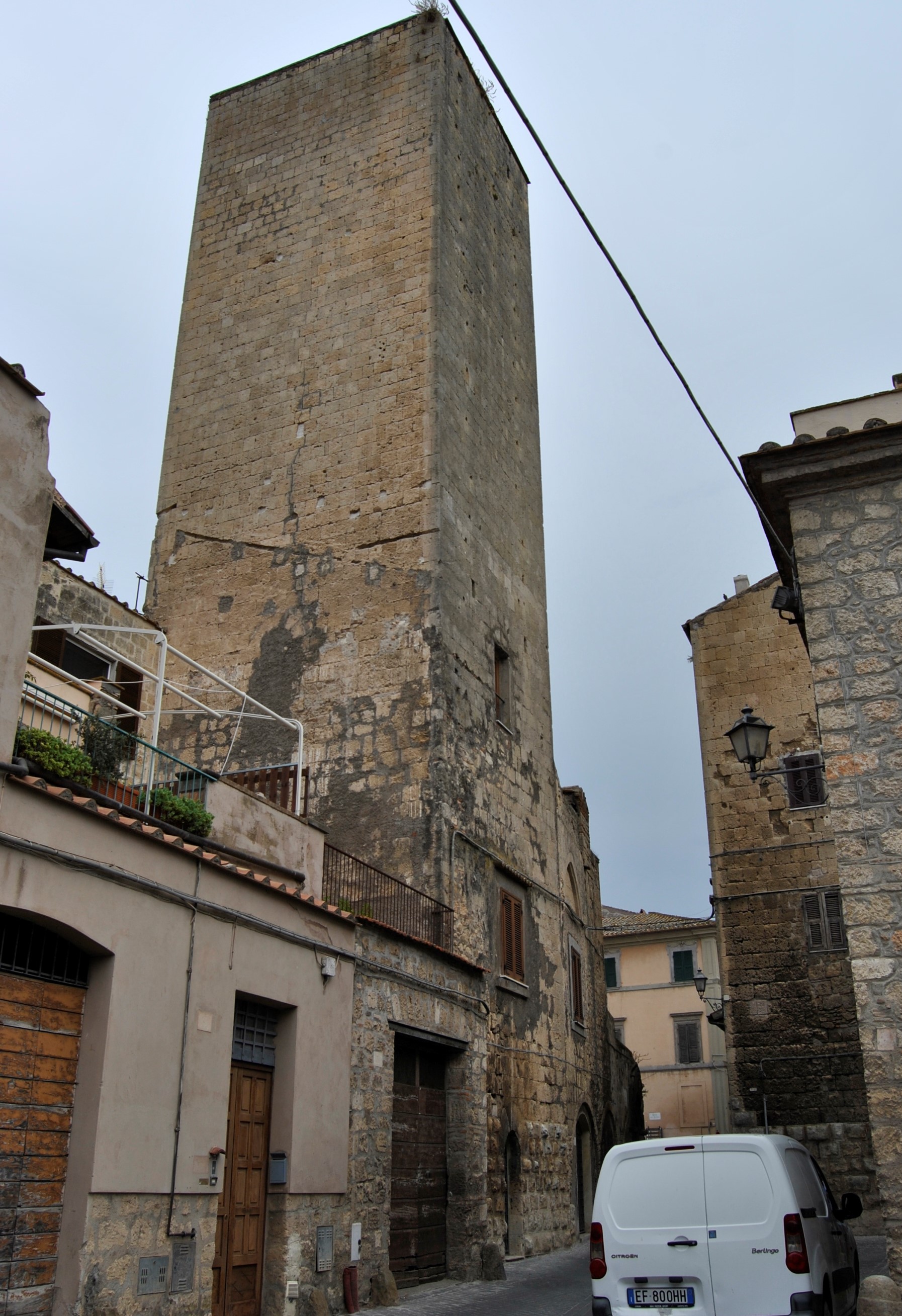 Torre medioevale [torre medioevale in via di Porta Castello, 5] (torre, privata) - Tarquinia (VT)  (XIII)