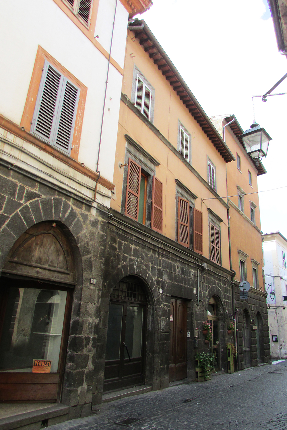[Palazzetto privato in Via Roma, 3/ 5/ 7] (palazzetto, casa padronale) - Acquapendente (VT)  (XVI)