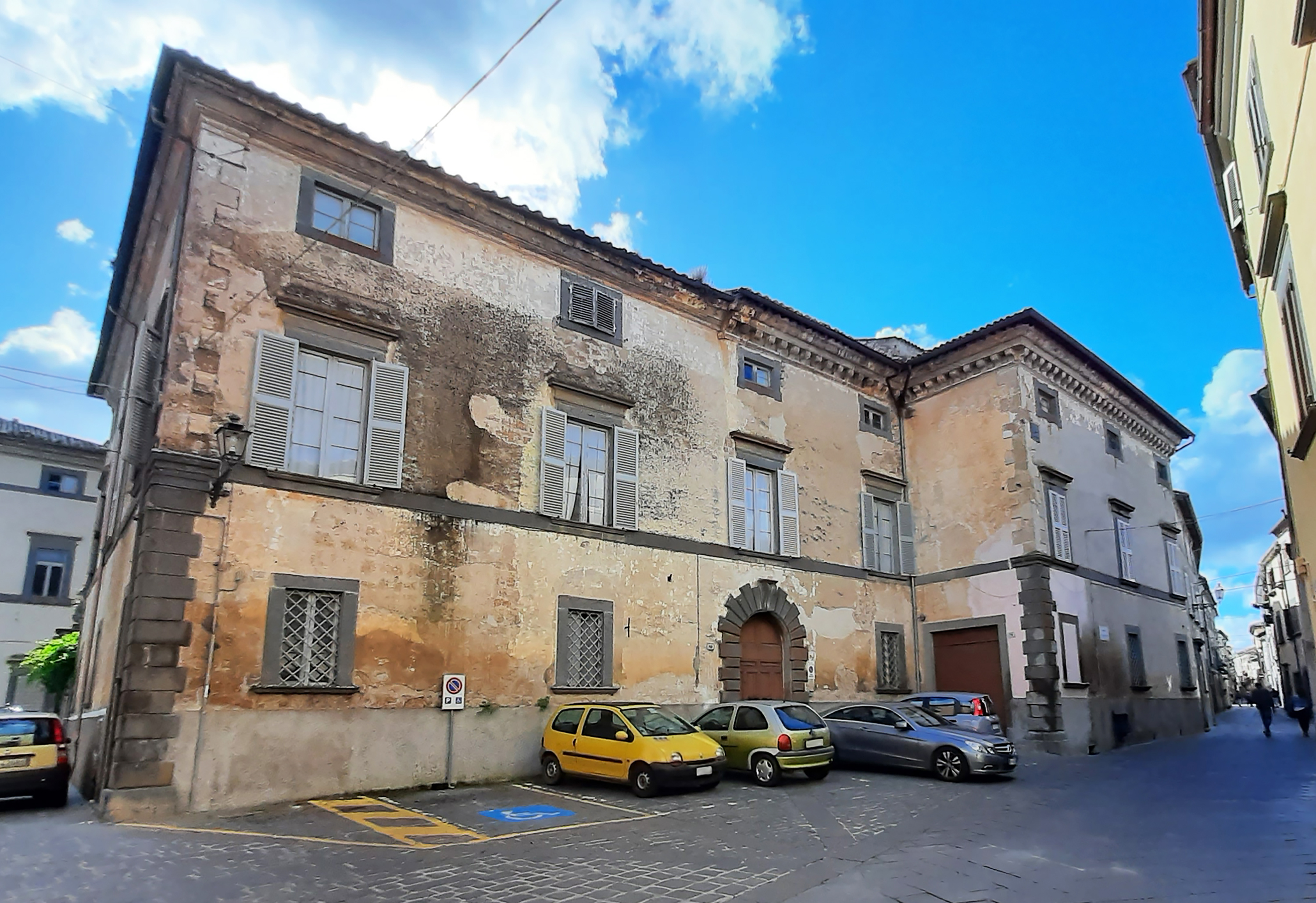 [Palazzo privato in corso Mazzini, 47, 49, 51, 51 A, 53] (palazzo, casa padronale) - Bagnoregio (VT)  (XVI)