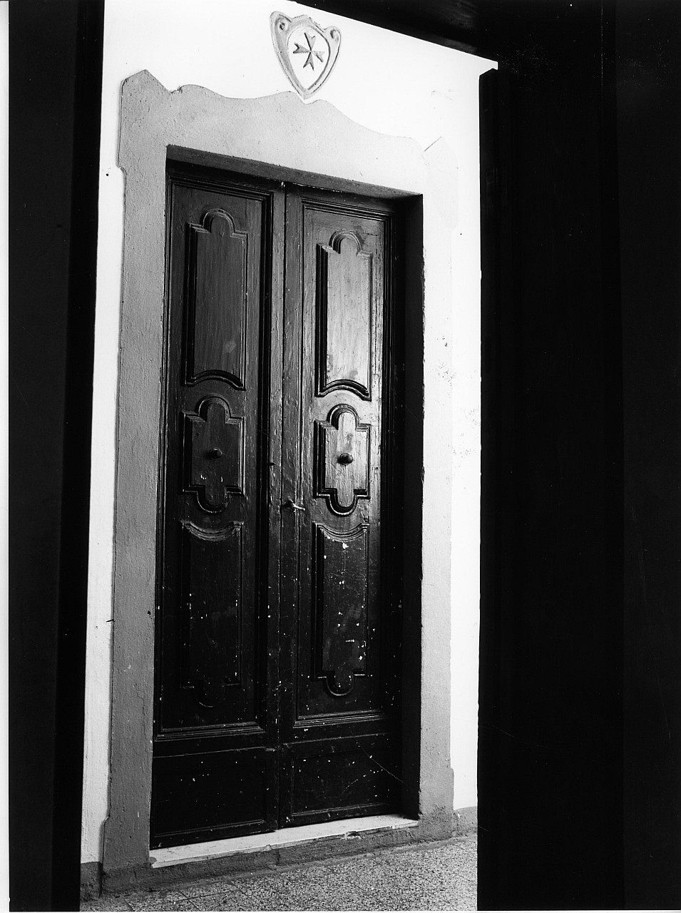 stemma (portale architravato, opera isolata) - manifattura toscana (sec. XVIII)