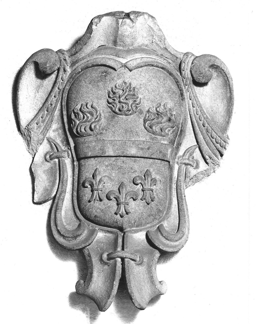 stemma gentilizio (rilievo) - bottega toscana (sec. XVIII)