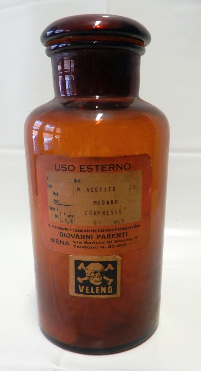 composto chimico di Farmacia e Laboratorio chimico farmaceutico Giovanni Parenti Siena (metà XX)