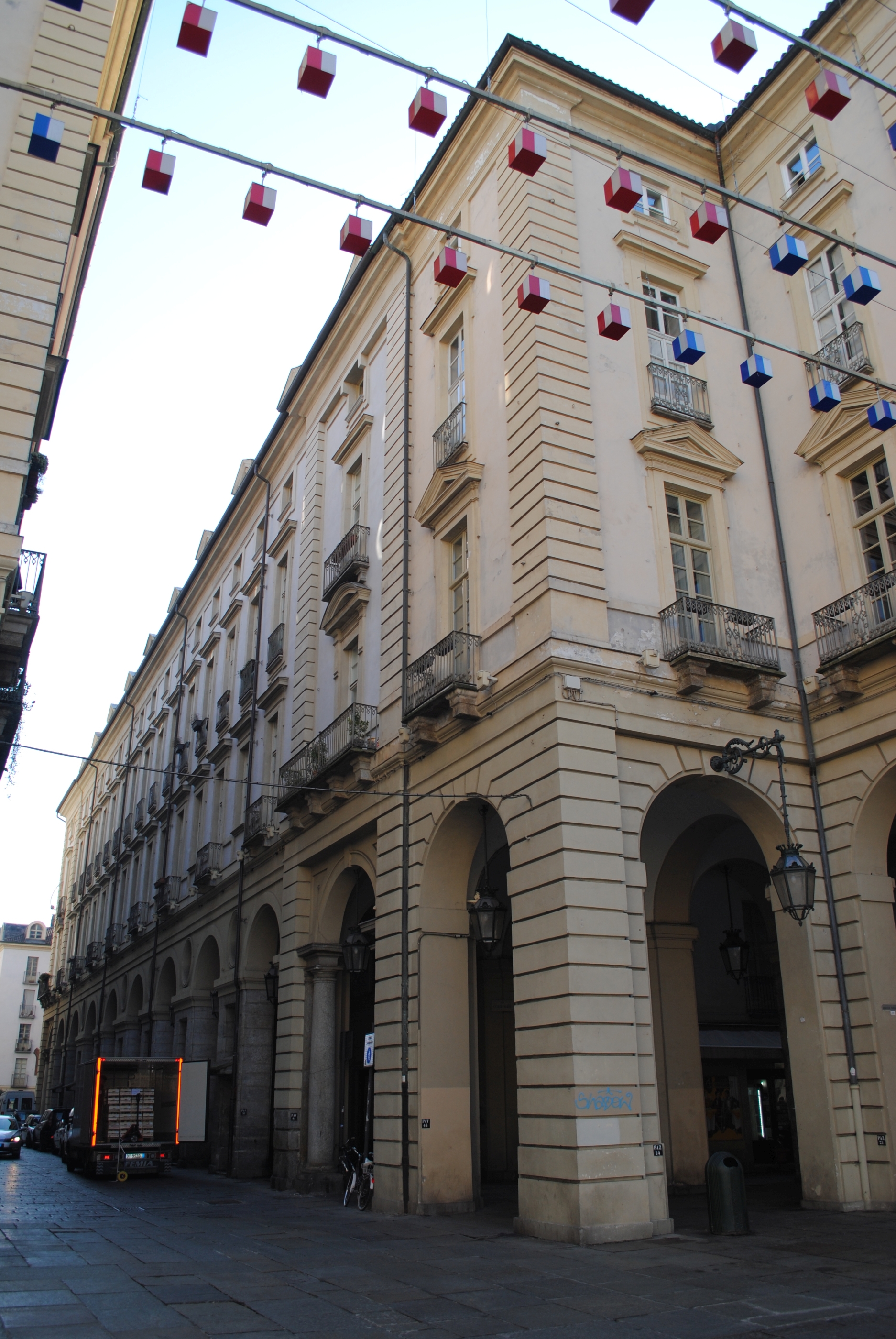 Casa Alomello e Borione e P. della Consolata di Vercelli (palazzo, privato) - Torino (TO)  (XVI; XVIII)