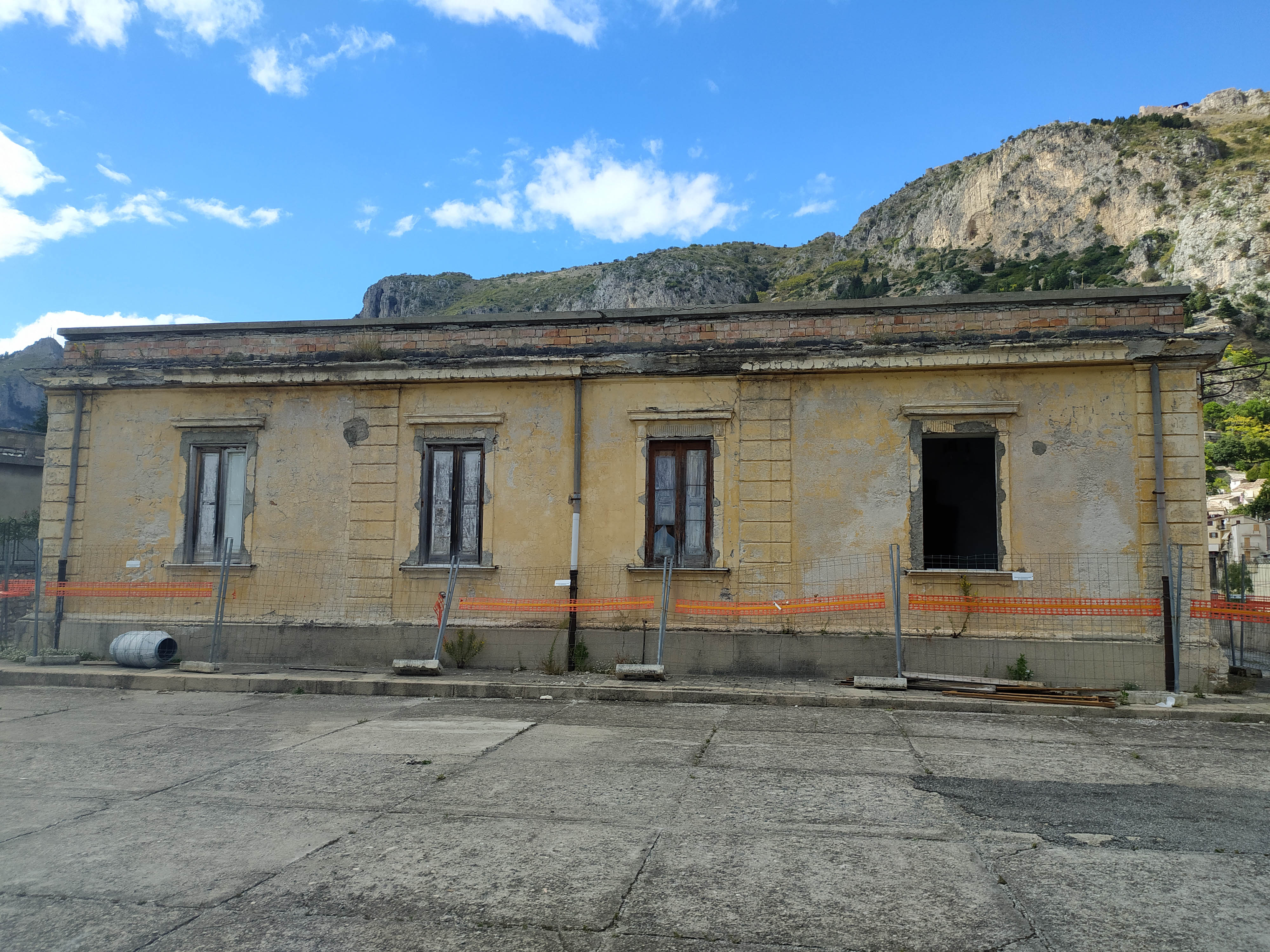 Pretura di Stilo (ex) (palazzo, pretorio) - Stilo (RC)  (XX)