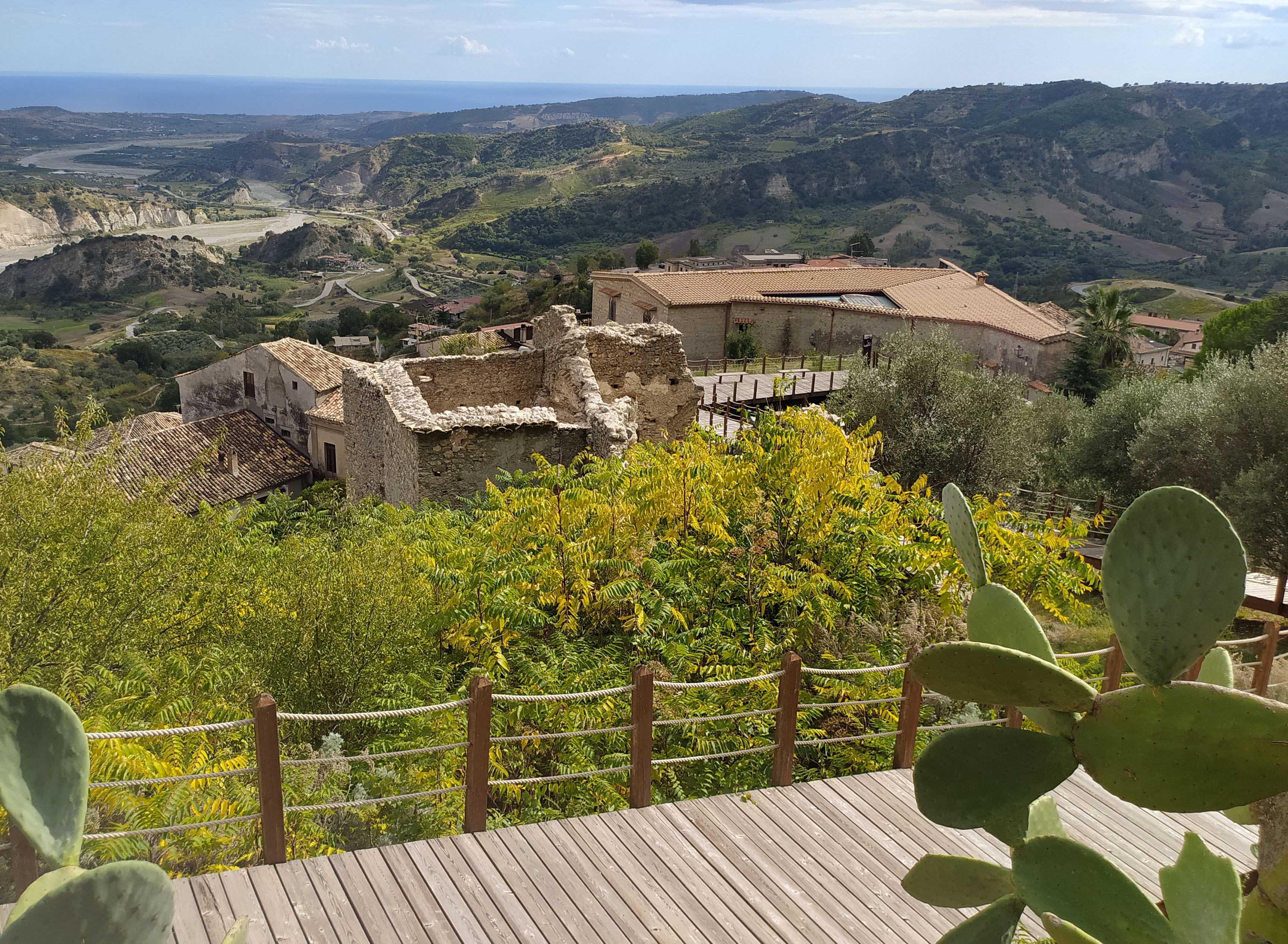 Ruderi del monastero e della chiesa delle Vergini di Santa Chiara (complesso monastico) - Stilo (RC)  (XVI)