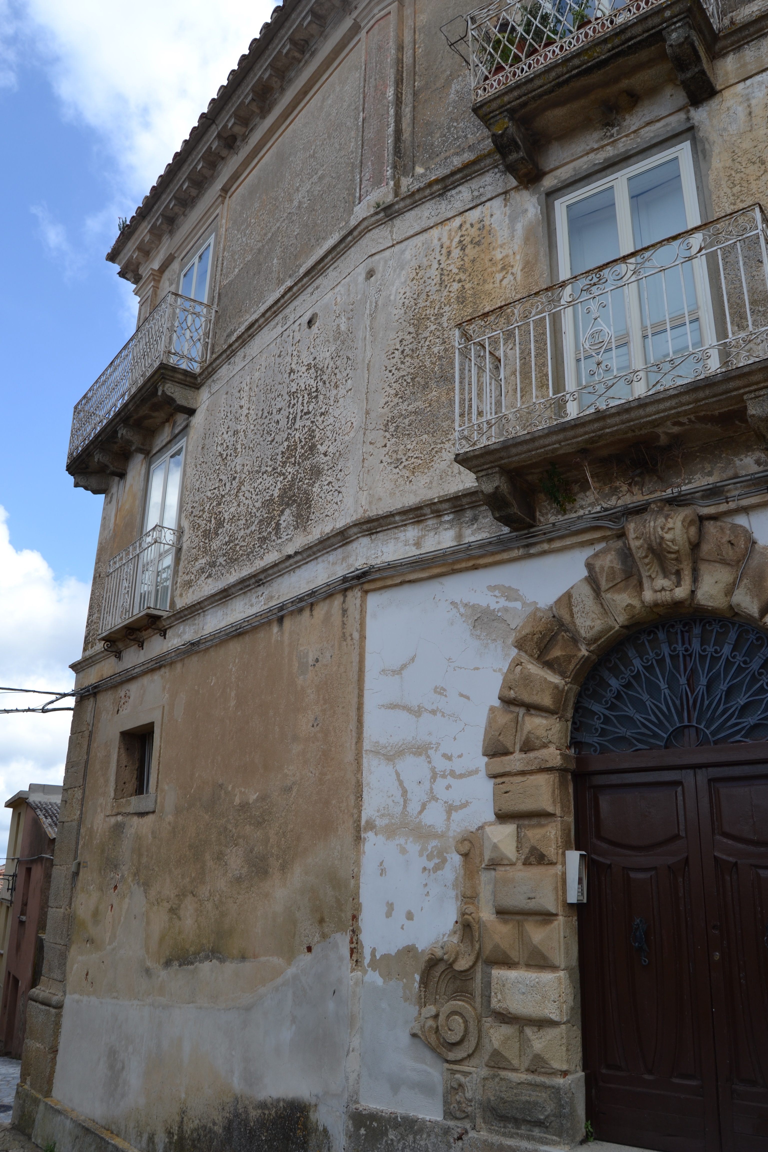 Palazzo Massara (palazzo, gentilizio) - Monterosso Calabro (VV)  (XVII; XVIII; XVIII)