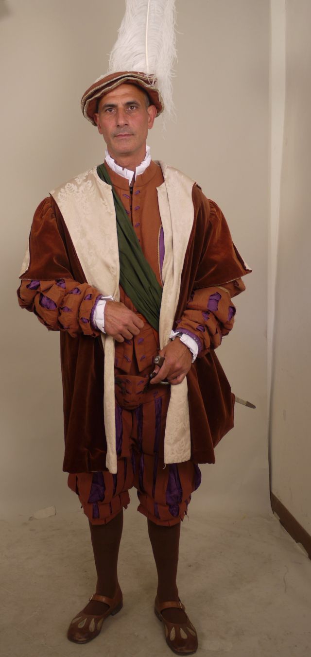 Commissario del Quartiere di Santo Spirito (Costume maschile del Corteo Storico della Repubblica Fiorentina / Commissario del Quartiere di Santo Spiririto, Costume confezionato per fini di rievocazione storica, ABBIGLIAMENTO E ORNAMENTI DEL CORPO/ VESTIMENTI) di Sartoria Franco Forgione (laboratorio), Sartoria Monaco (laboratorio)